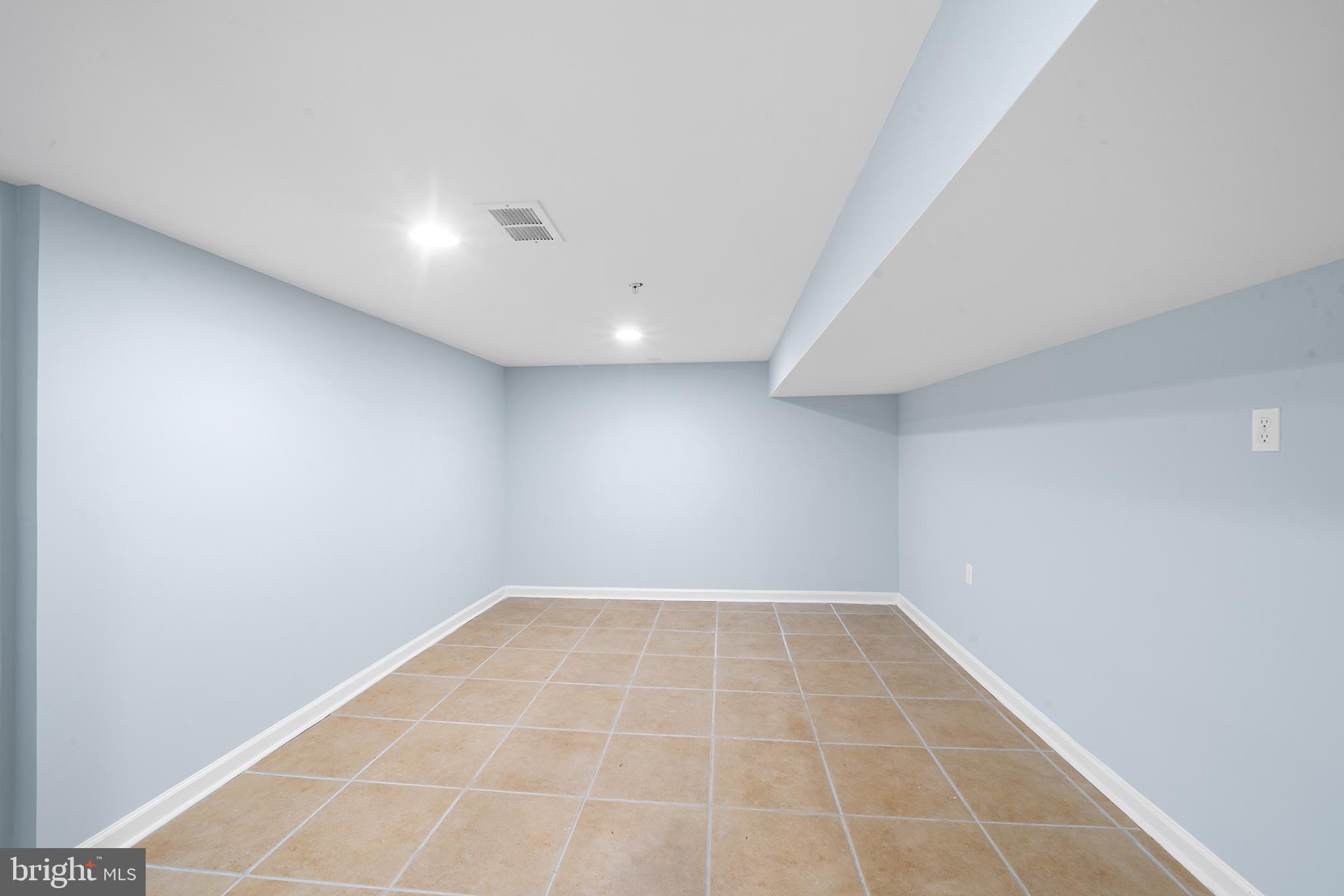 POINT BREEZE - Residential Lease