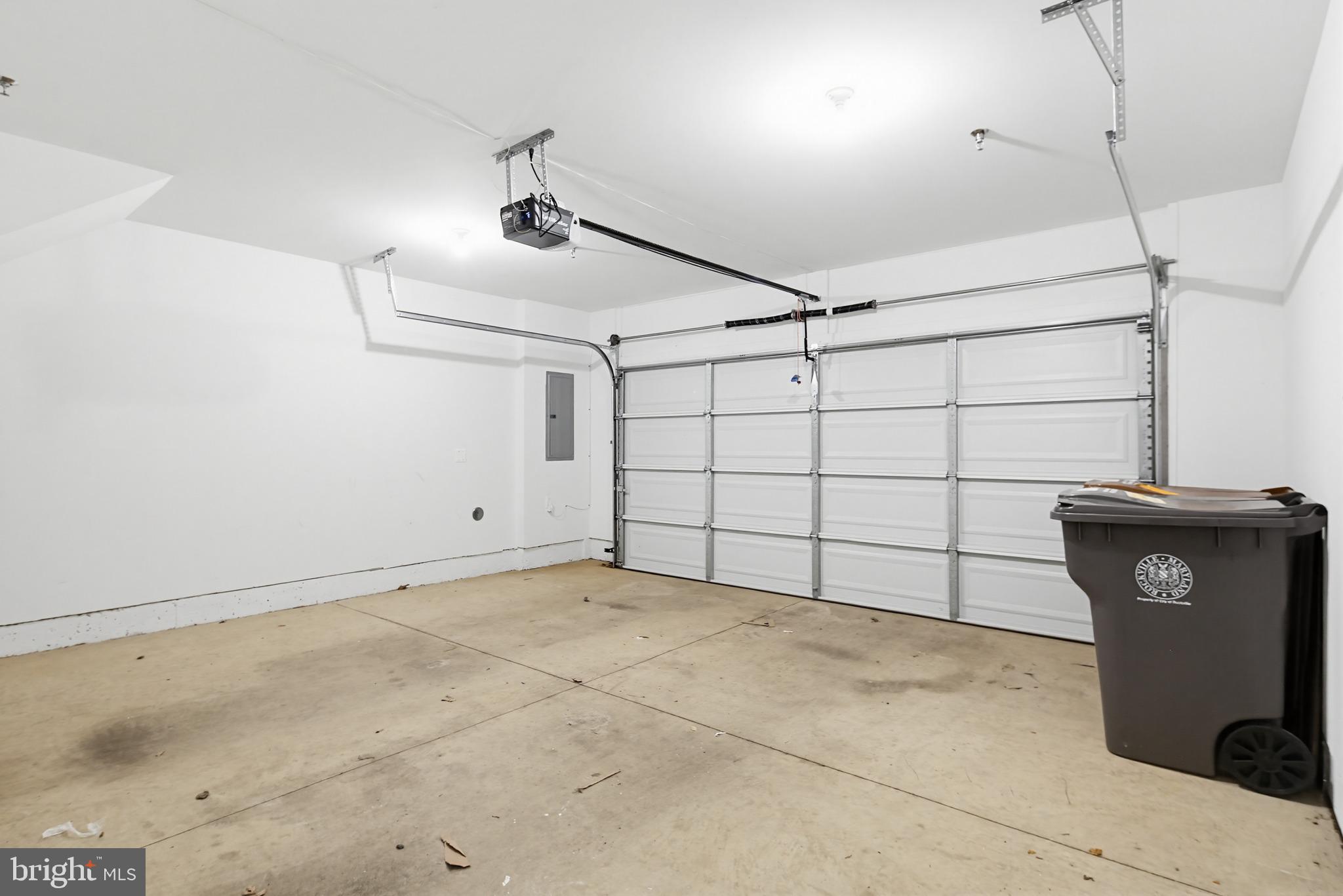 TOWER OAKS - Residential