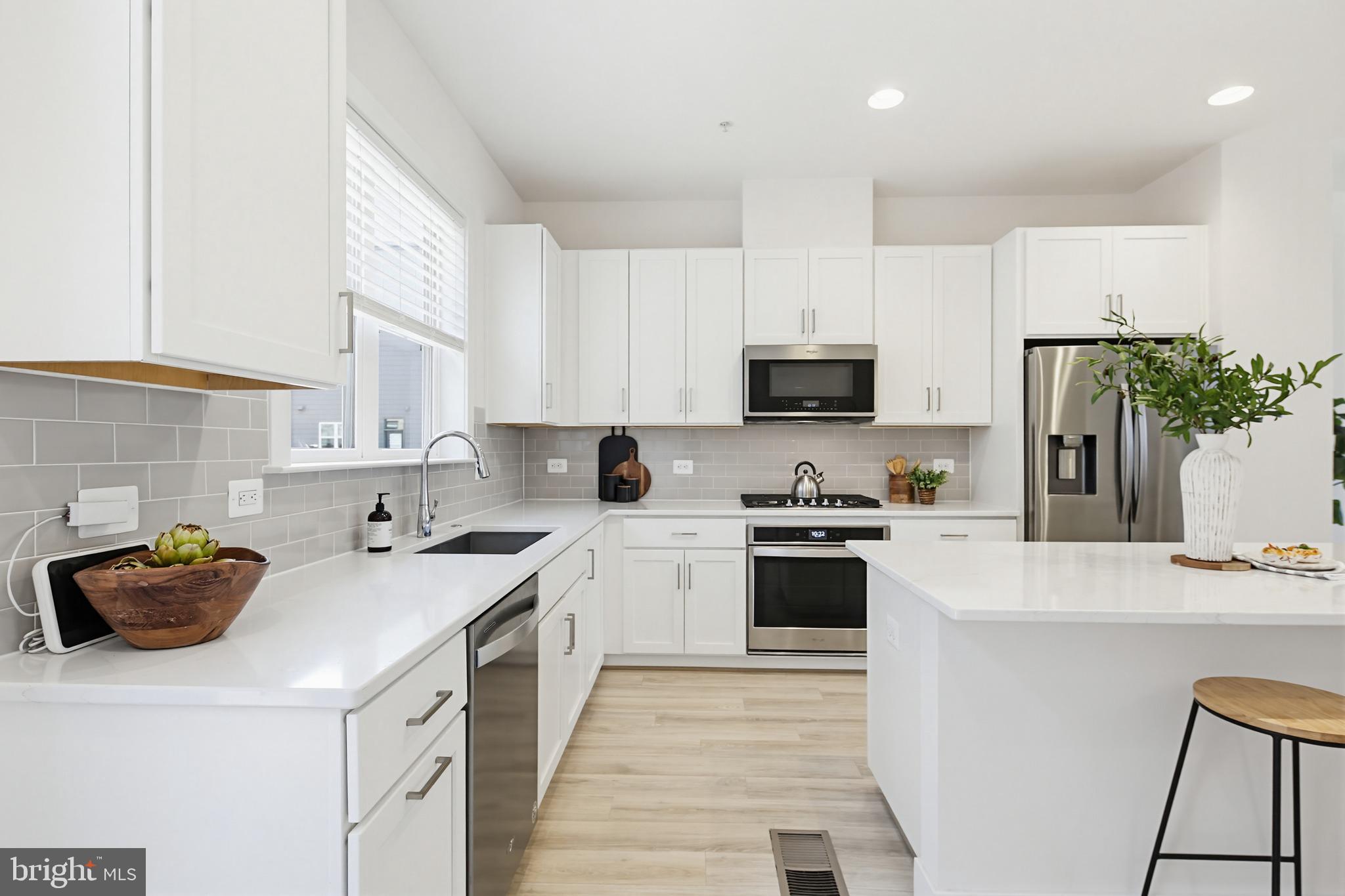 TOWER OAKS - Residential