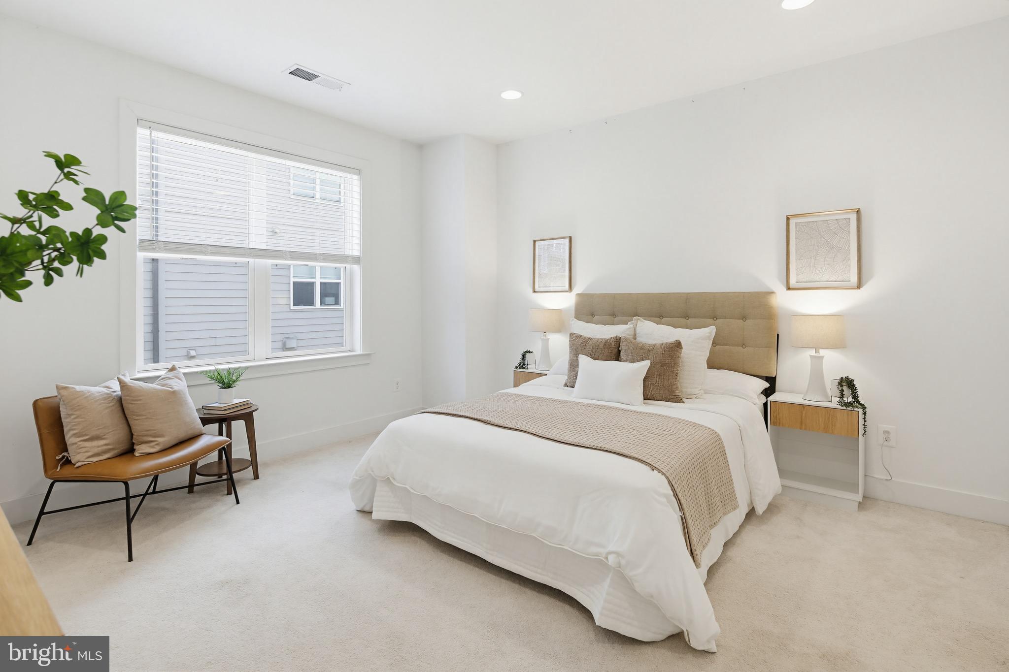 TOWER OAKS - Residential