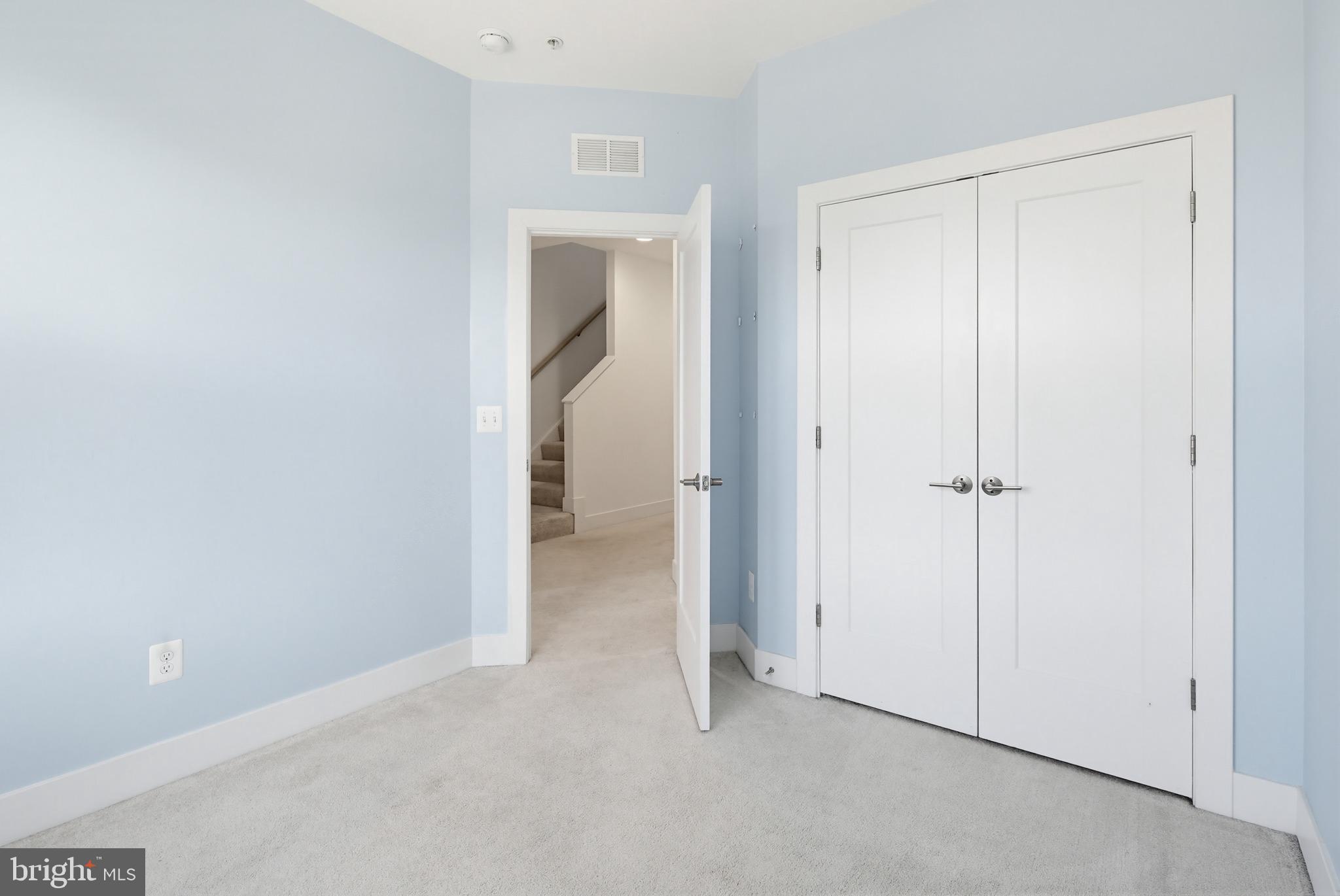 TOWER OAKS - Residential