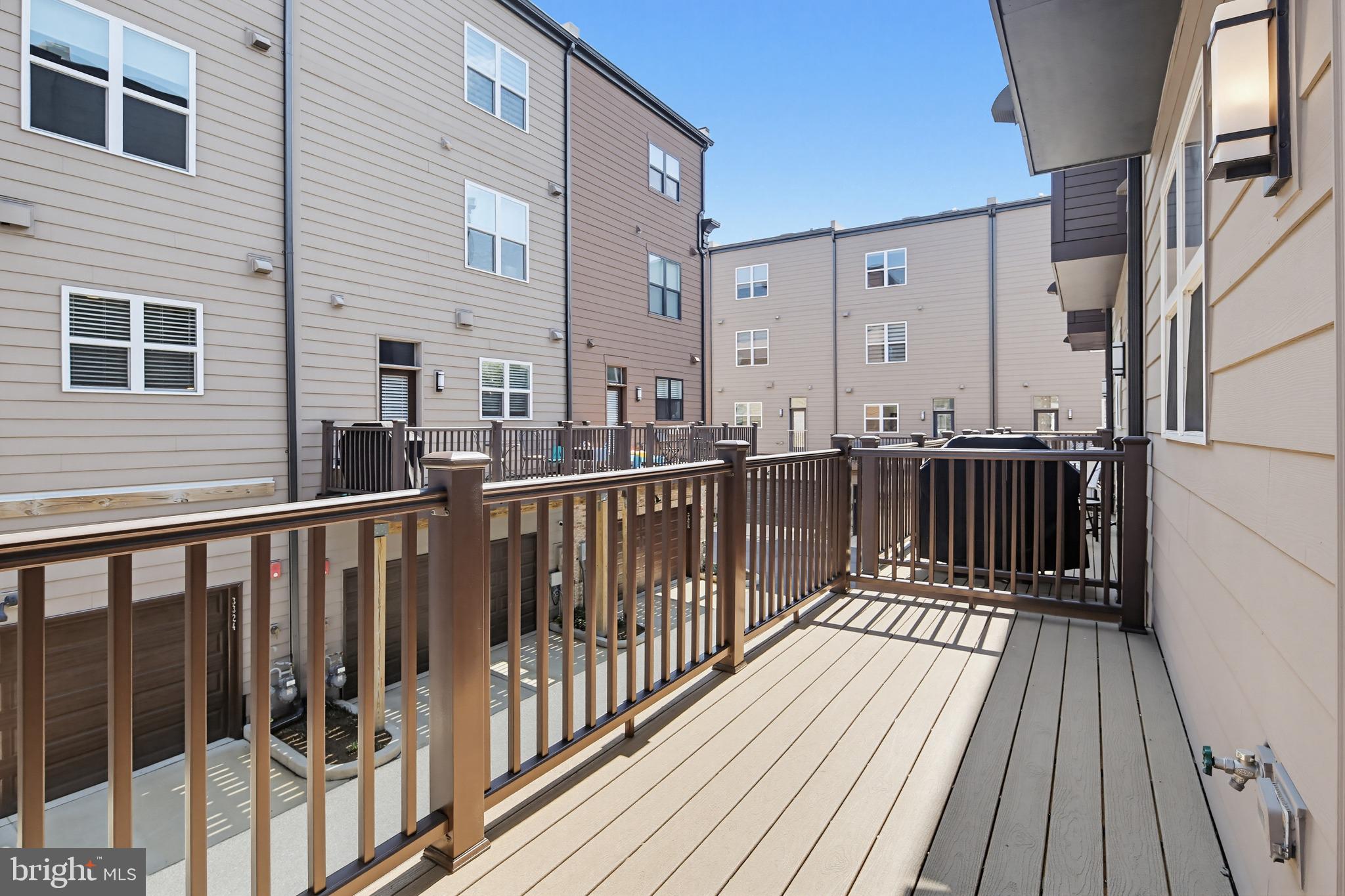 TOWER OAKS - Residential