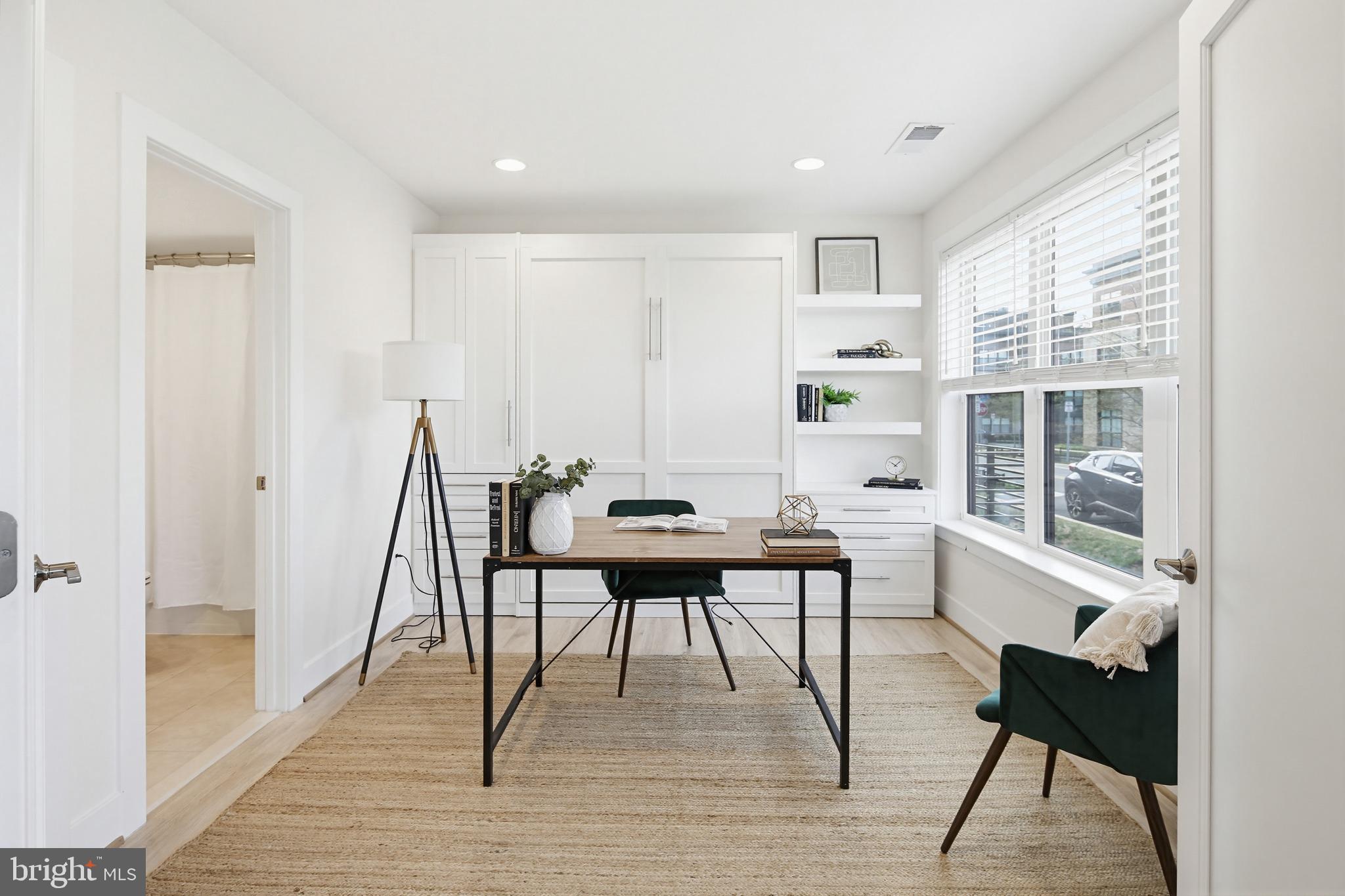 TOWER OAKS - Residential