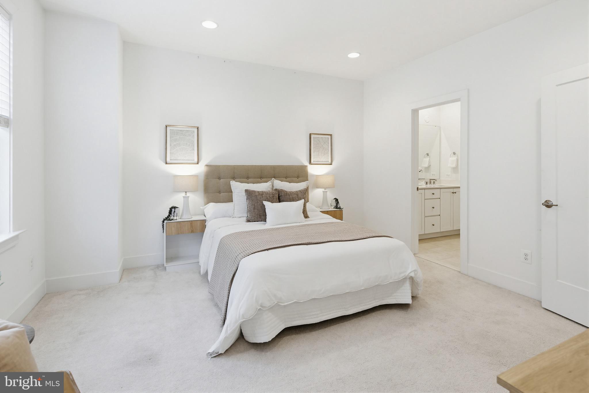 TOWER OAKS - Residential