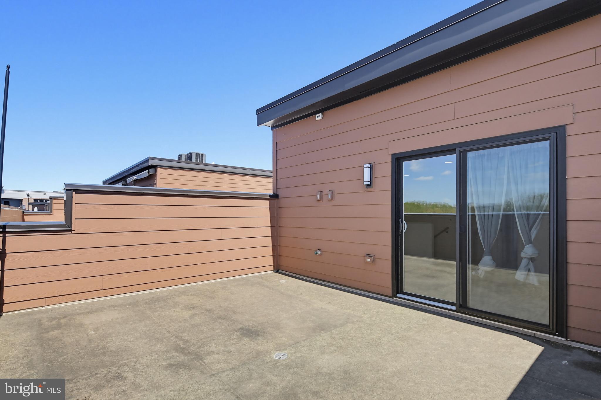 TOWER OAKS - Residential