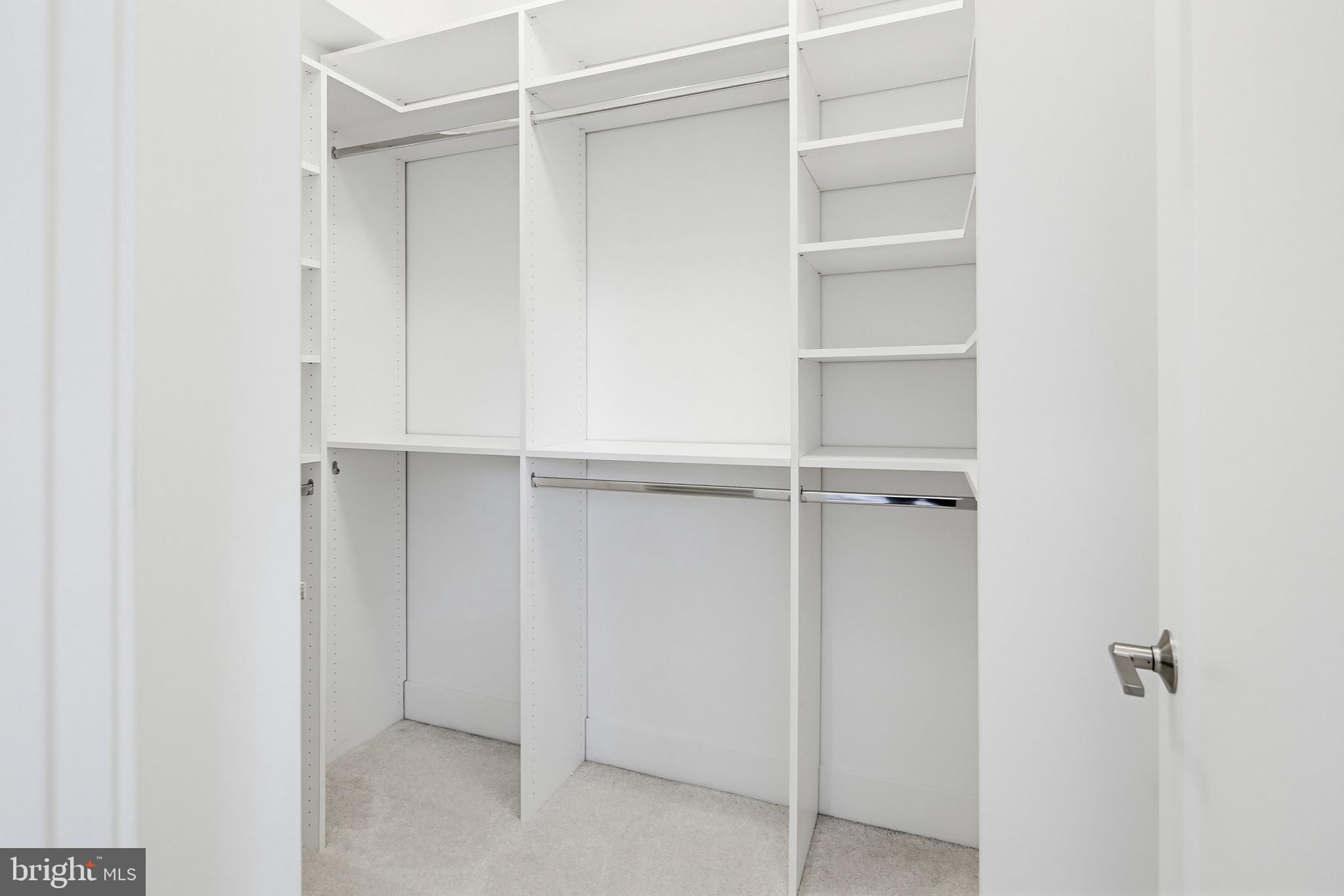 TOWER OAKS - Residential