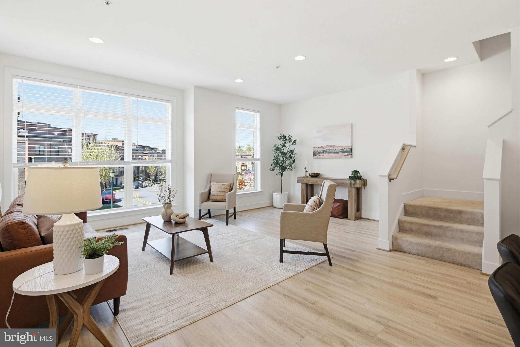 TOWER OAKS - Residential