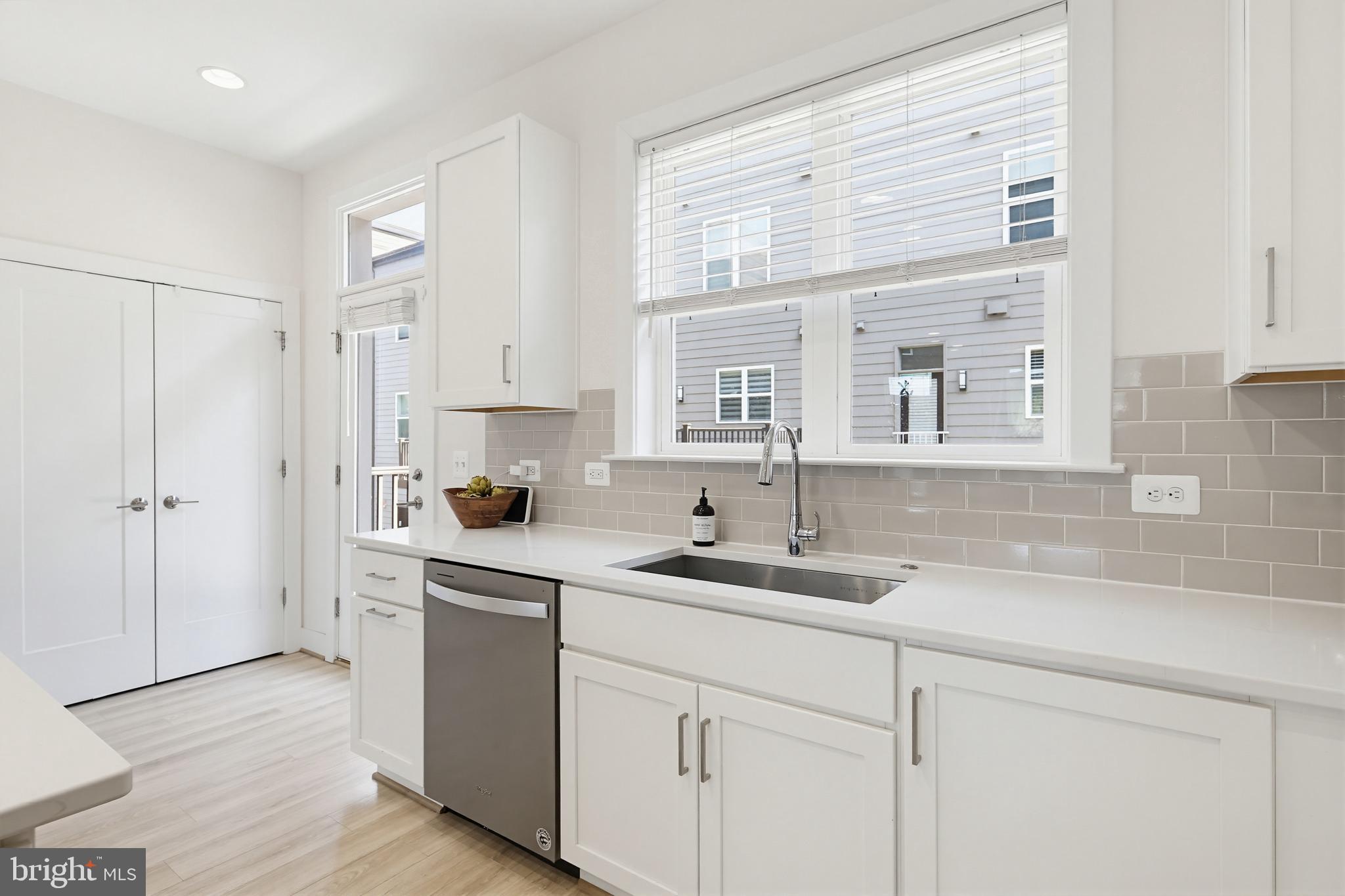 TOWER OAKS - Residential