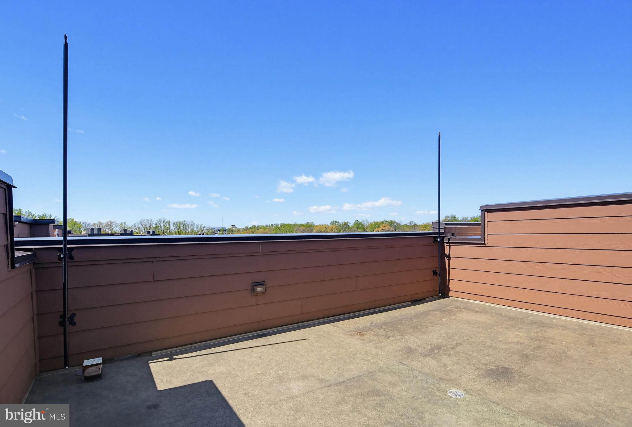 TOWER OAKS - Residential