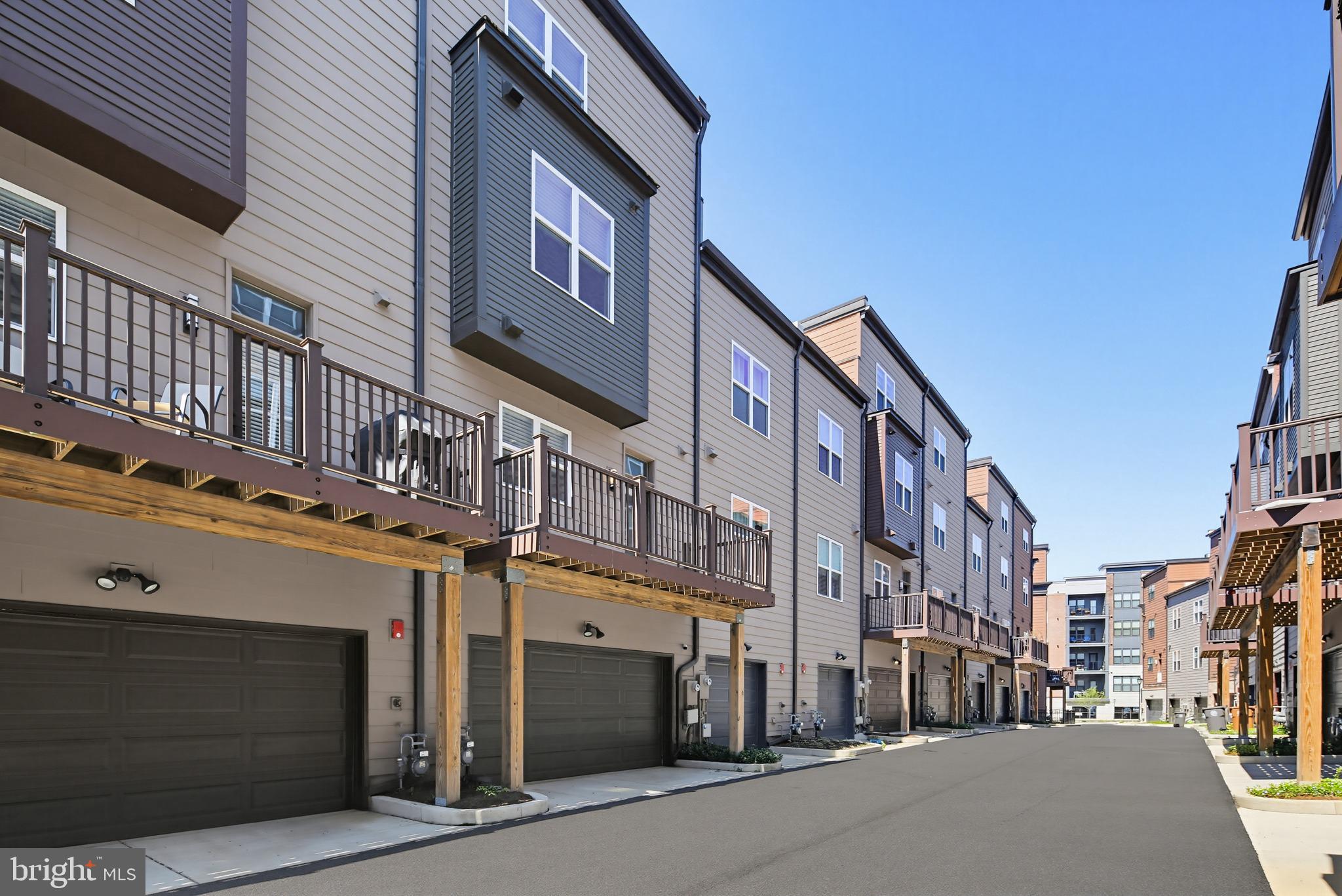 TOWER OAKS - Residential