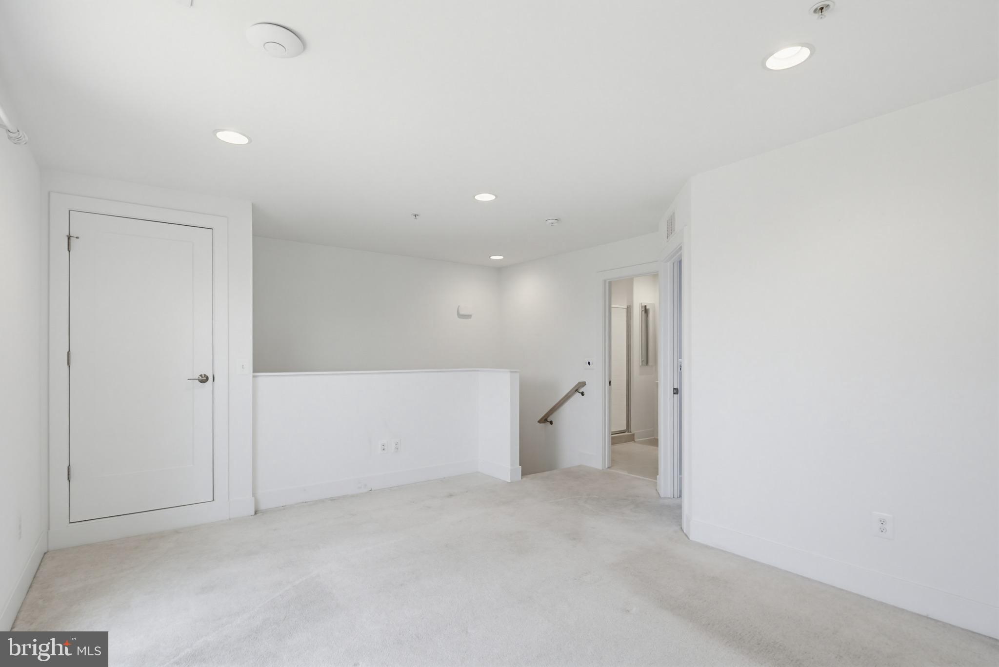 TOWER OAKS - Residential