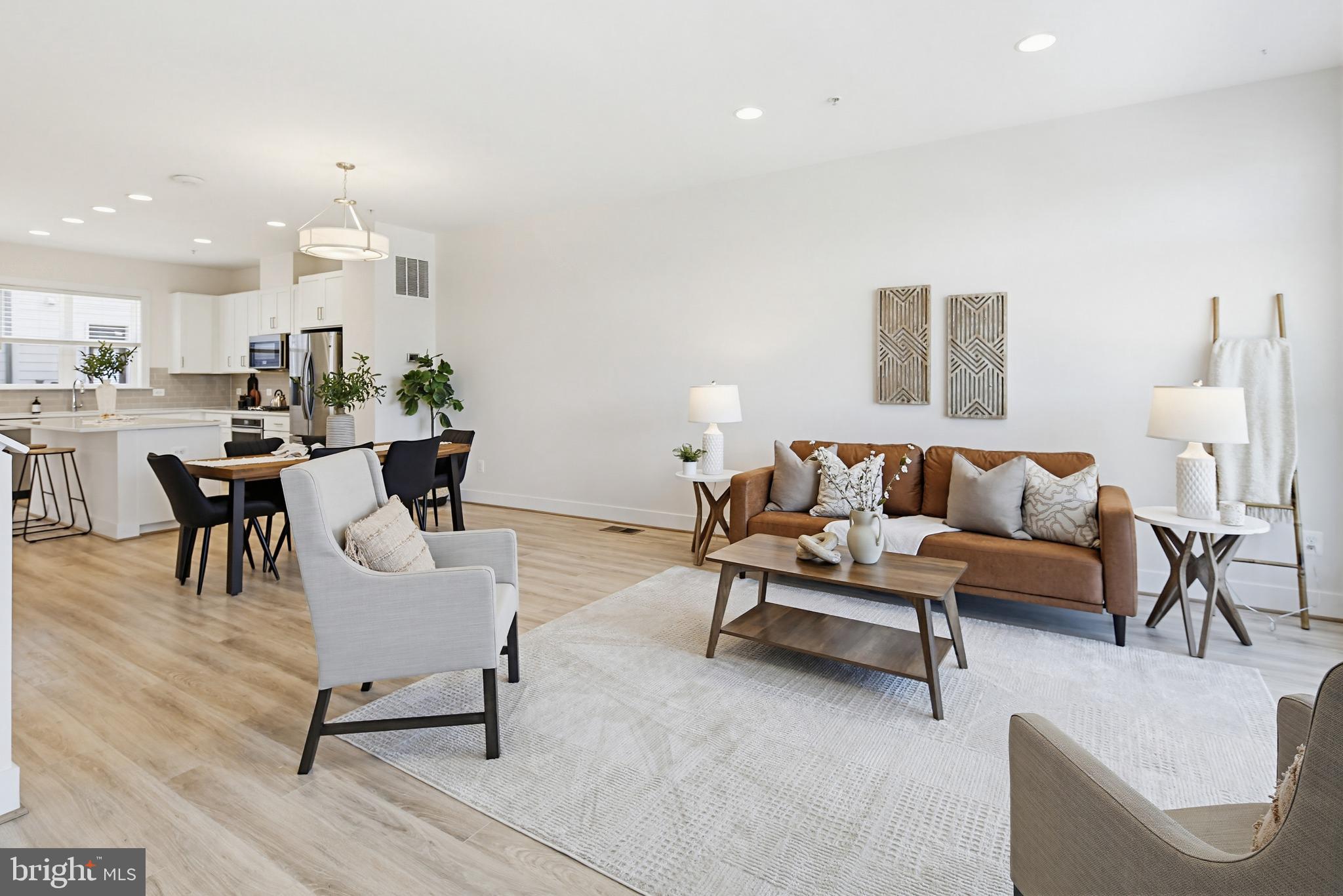 TOWER OAKS - Residential