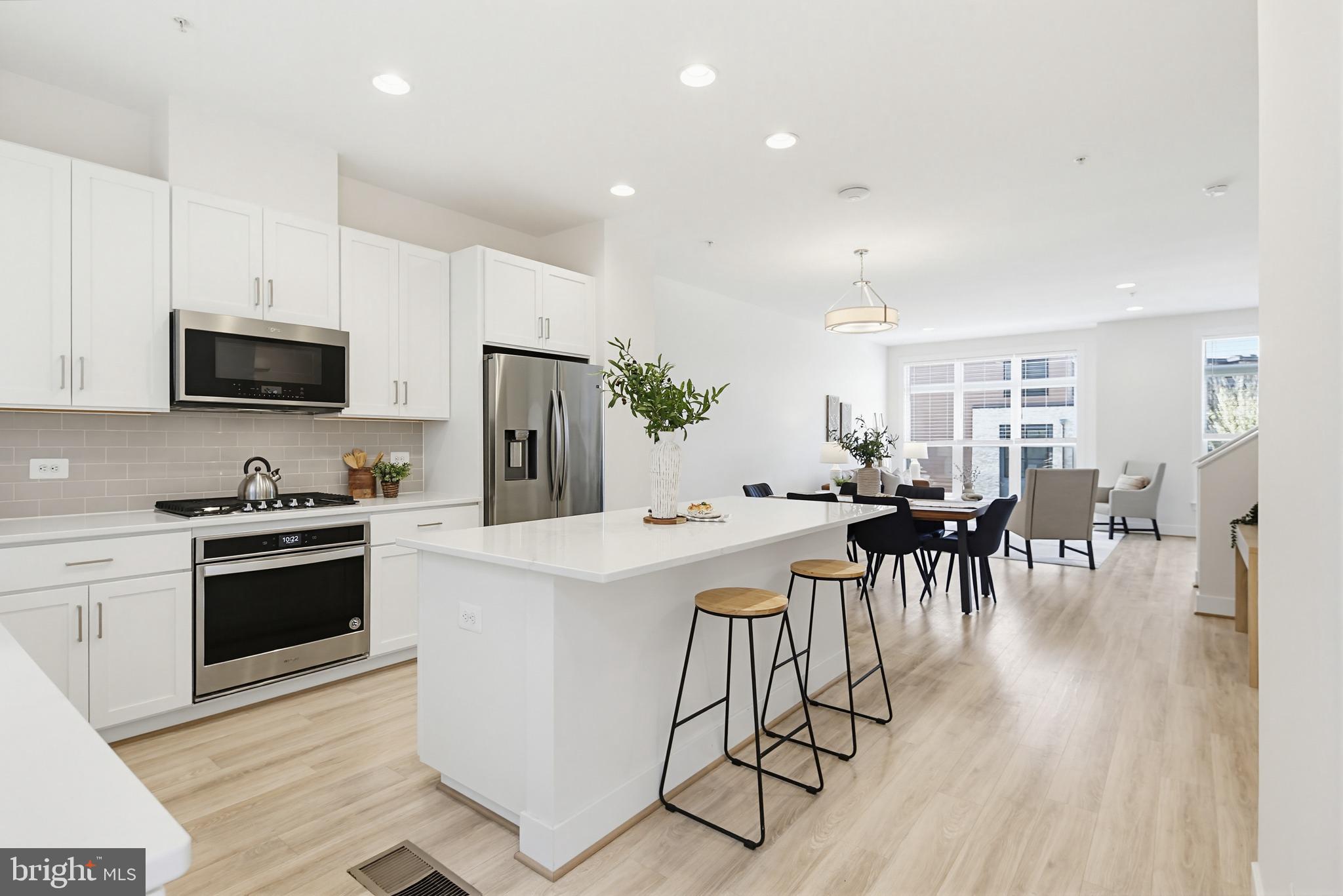 TOWER OAKS - Residential