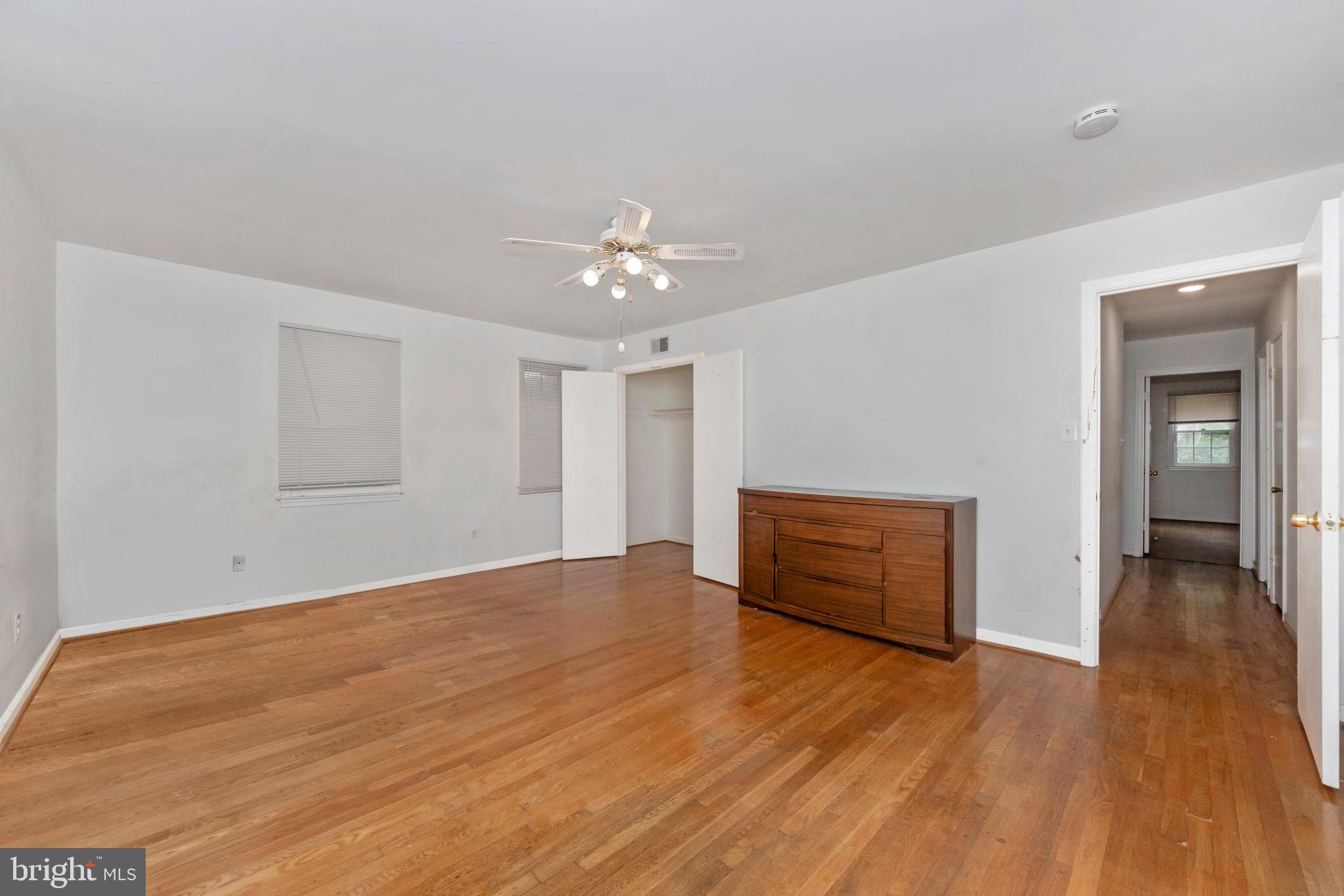 COLLEGE PARK WOODS - Residential