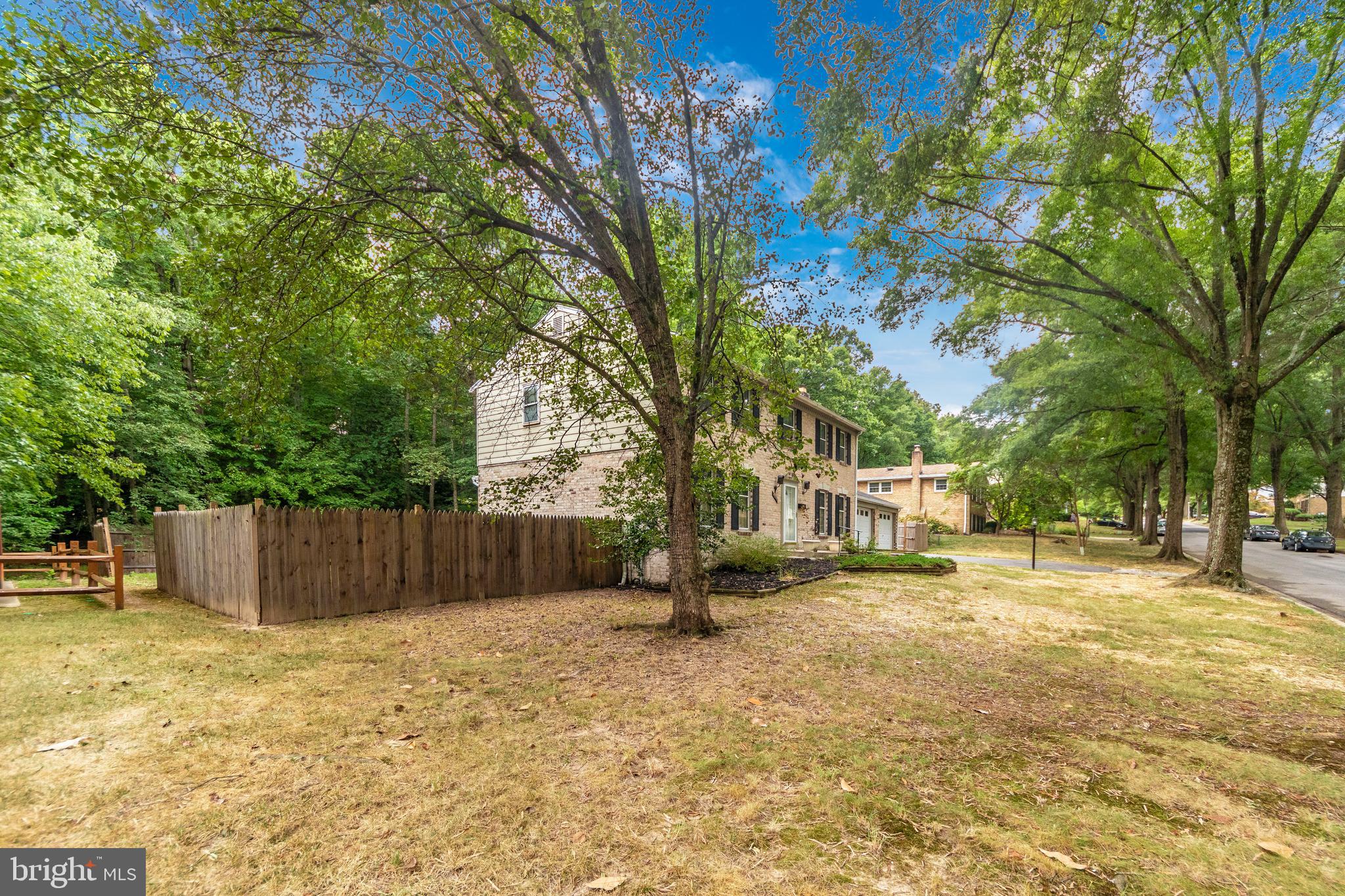 COLLEGE PARK WOODS - Residential