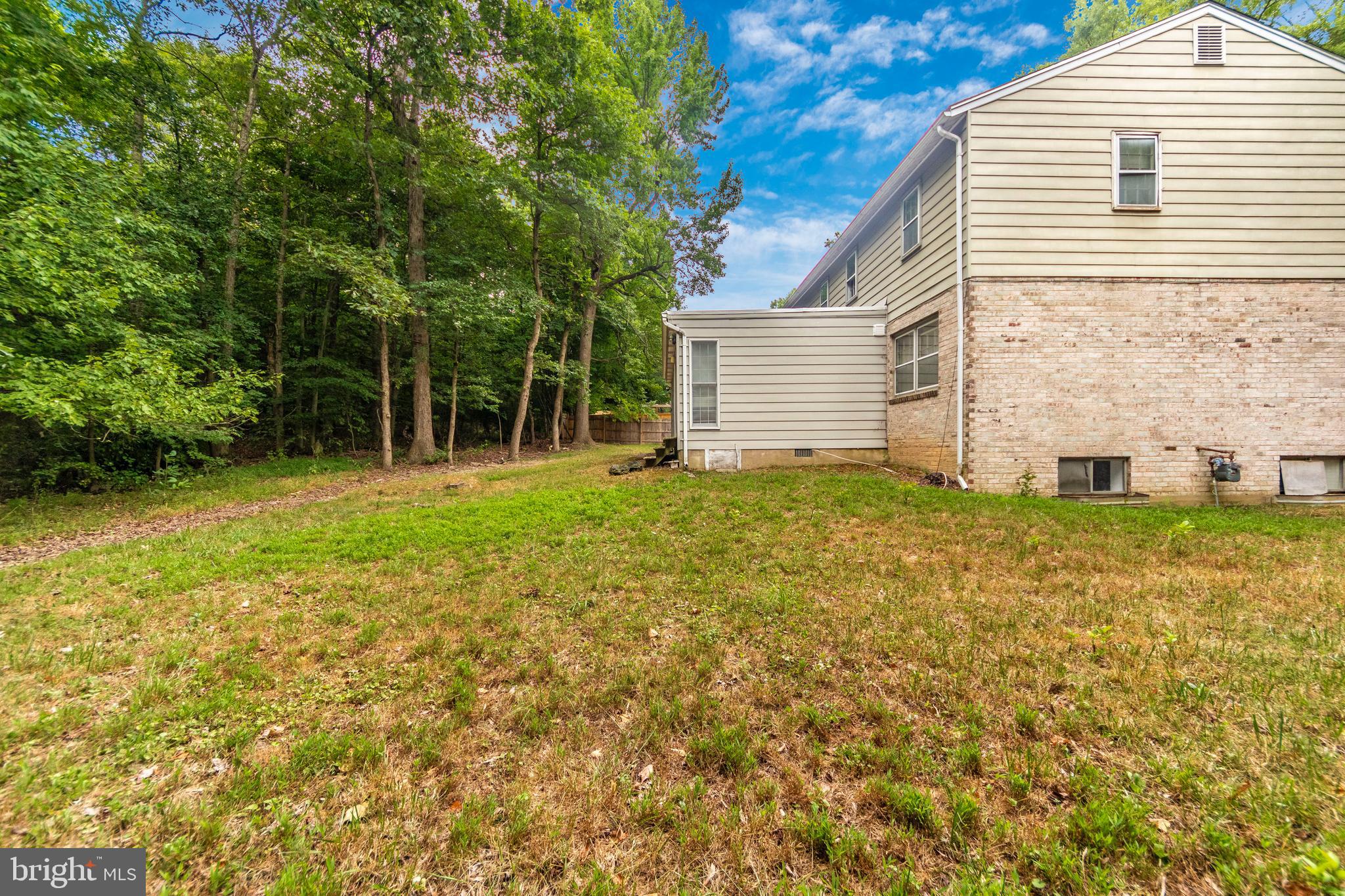 COLLEGE PARK WOODS - Residential