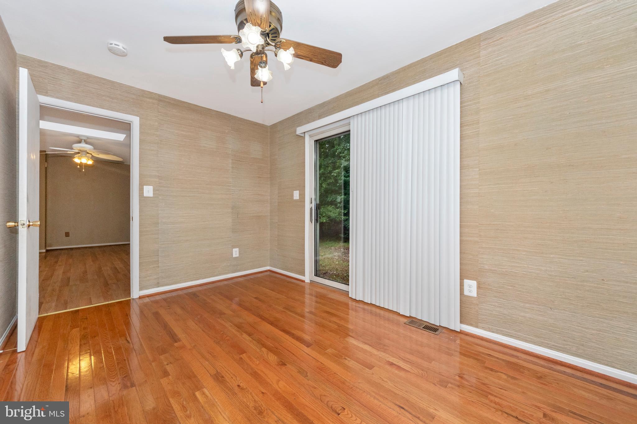 COLLEGE PARK WOODS - Residential