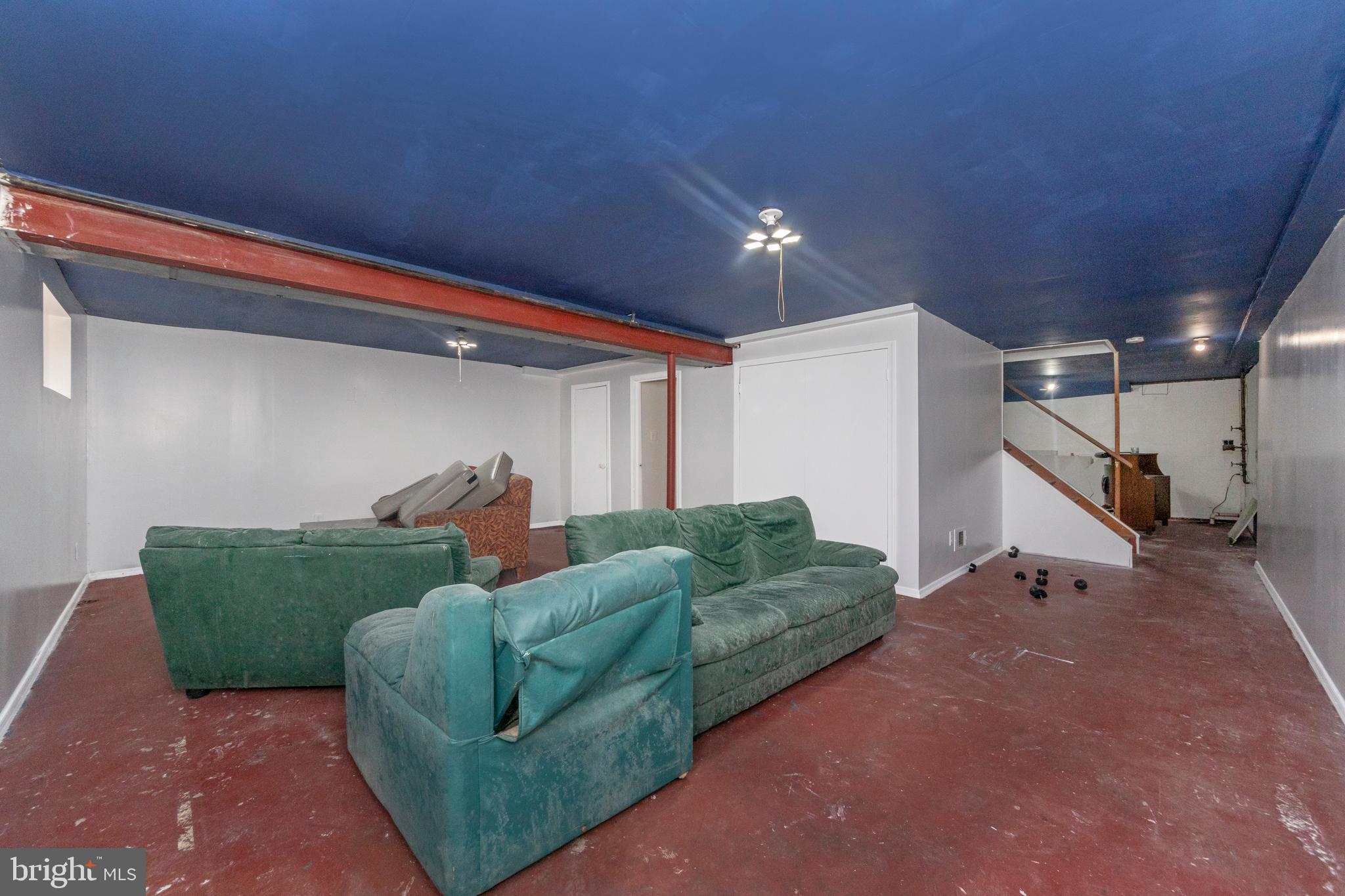 COLLEGE PARK WOODS - Residential