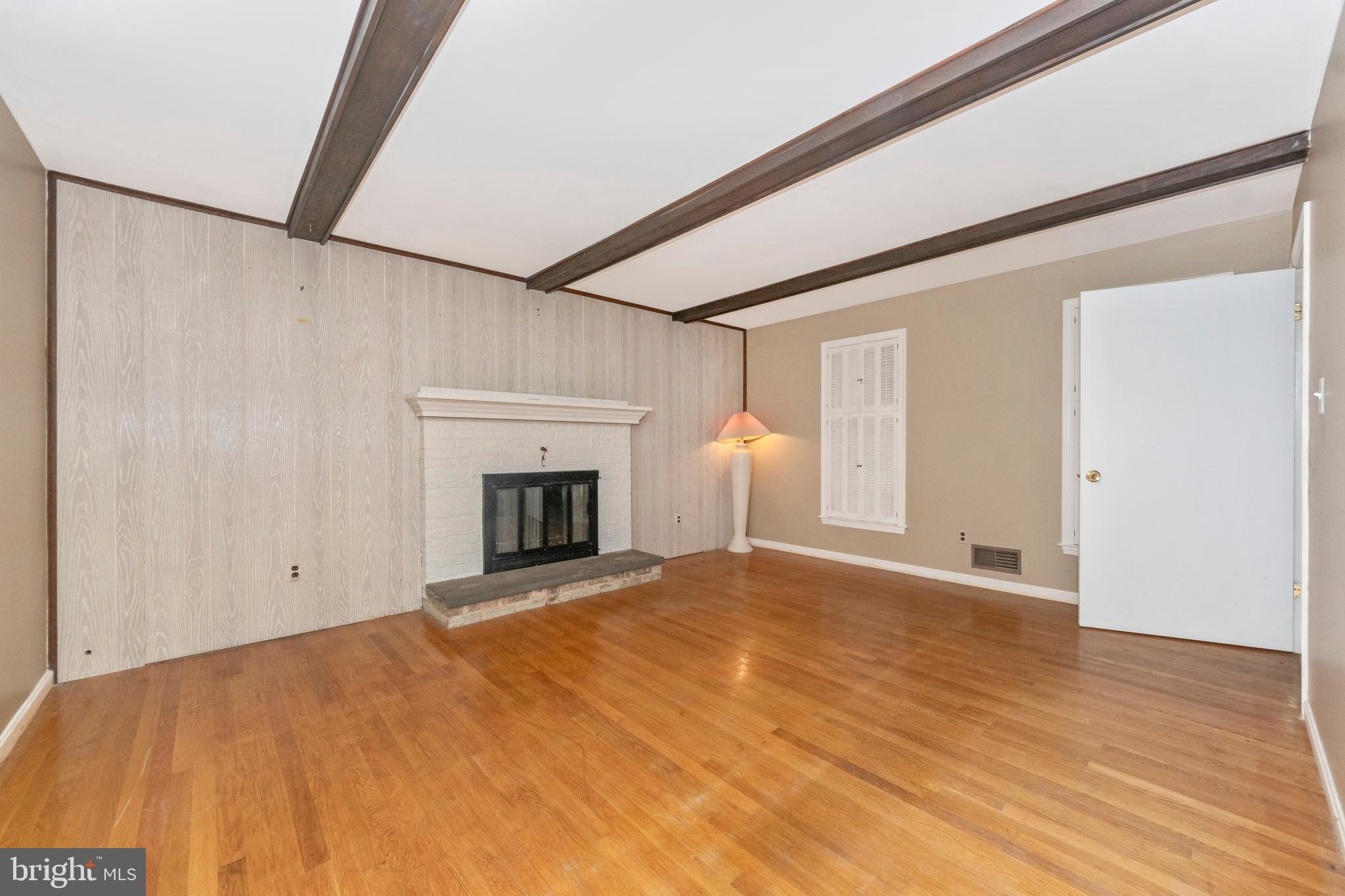 COLLEGE PARK WOODS - Residential