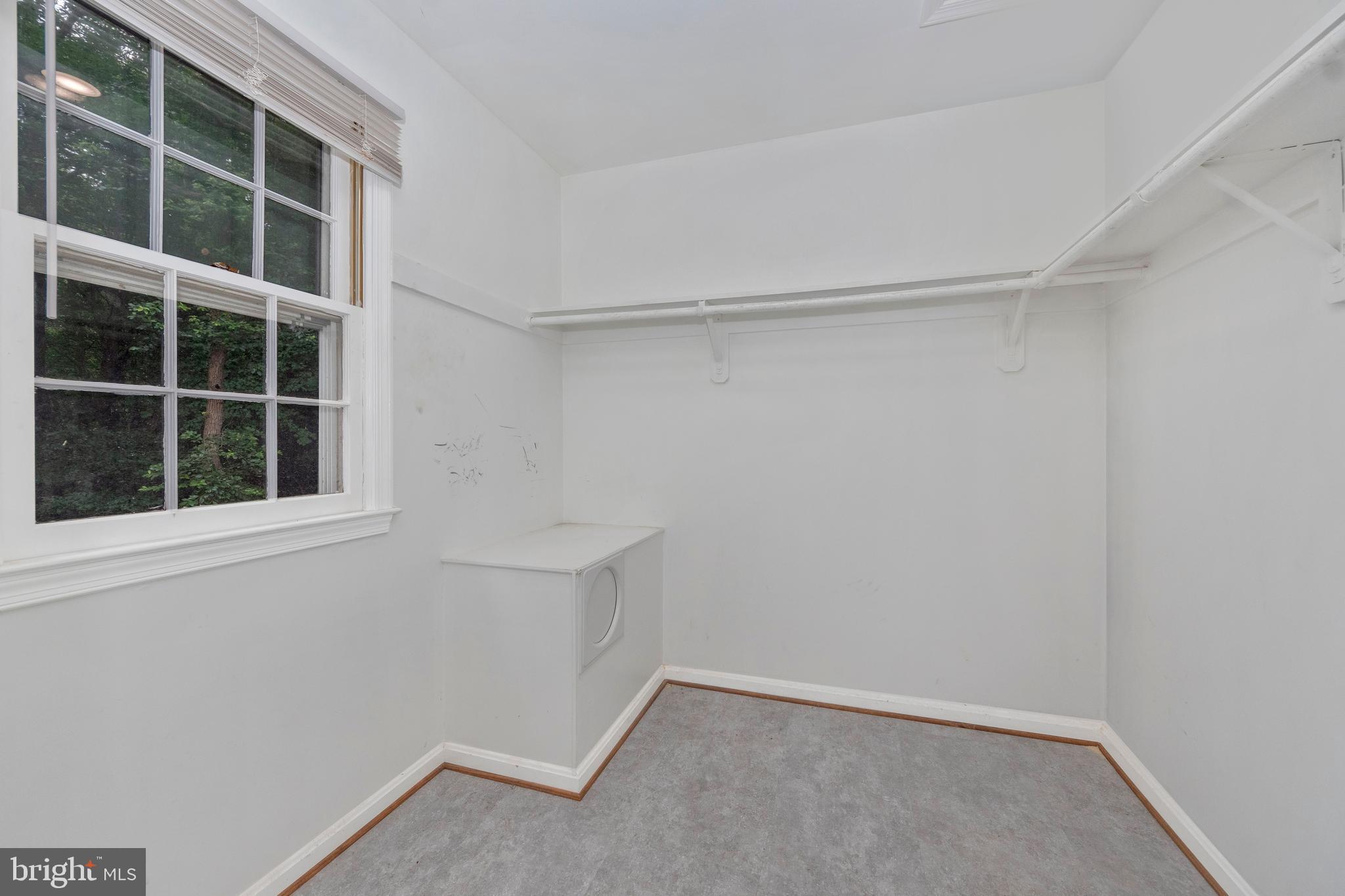 COLLEGE PARK WOODS - Residential