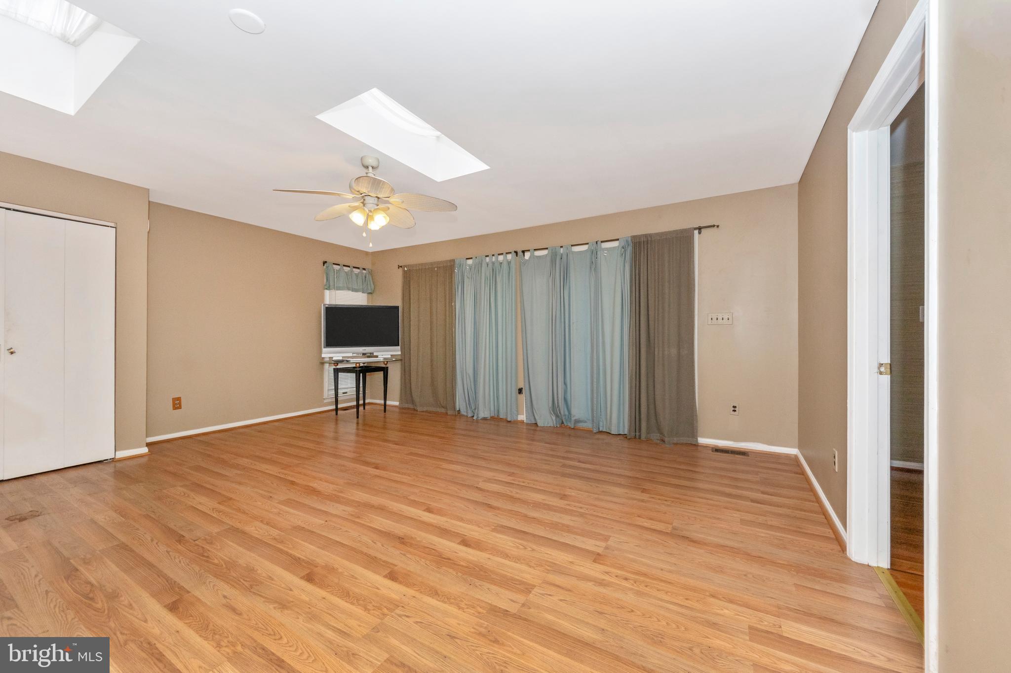 COLLEGE PARK WOODS - Residential