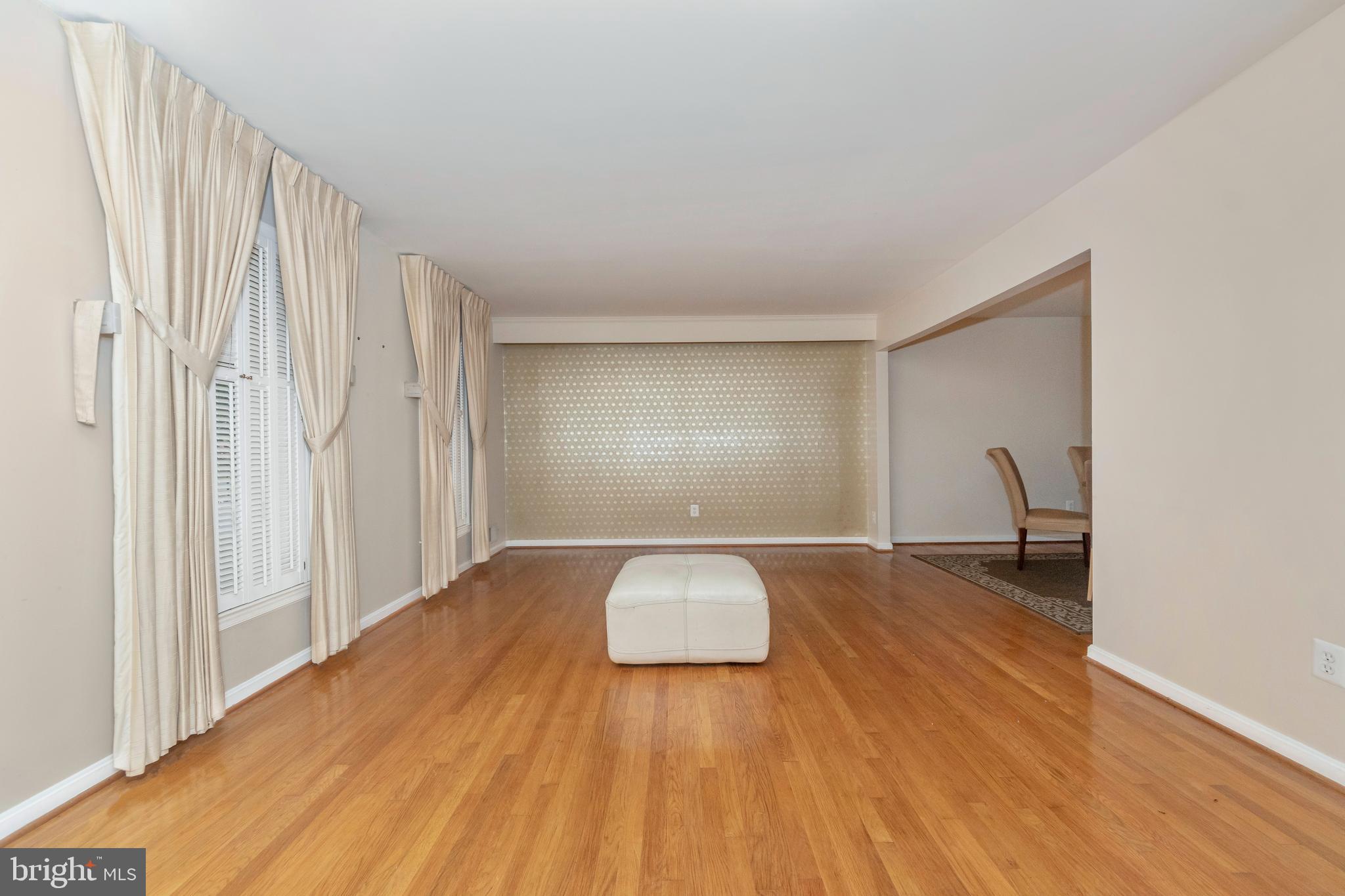 COLLEGE PARK WOODS - Residential