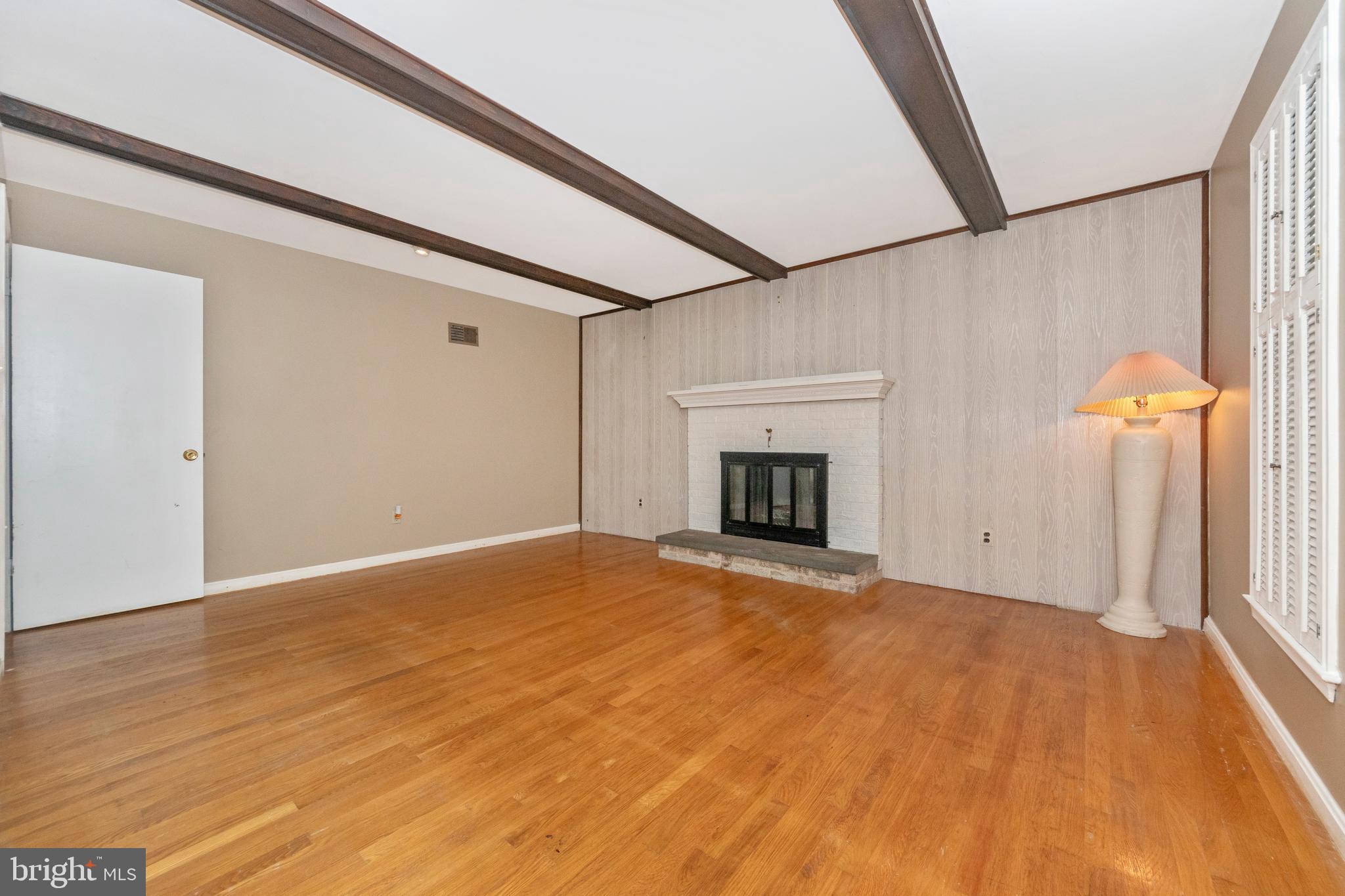 COLLEGE PARK WOODS - Residential