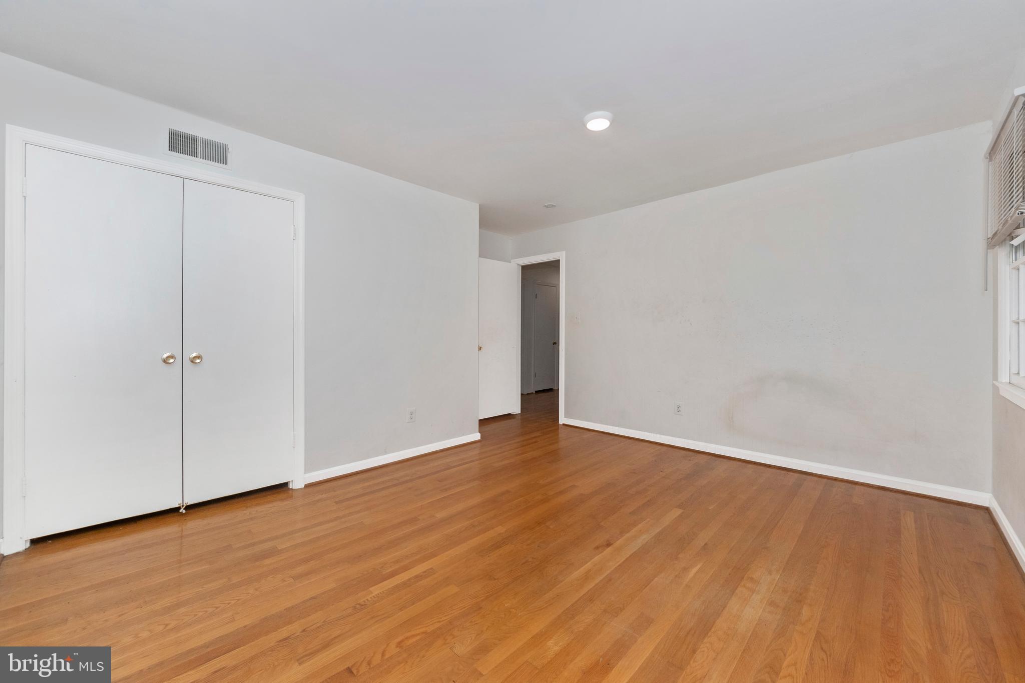 COLLEGE PARK WOODS - Residential