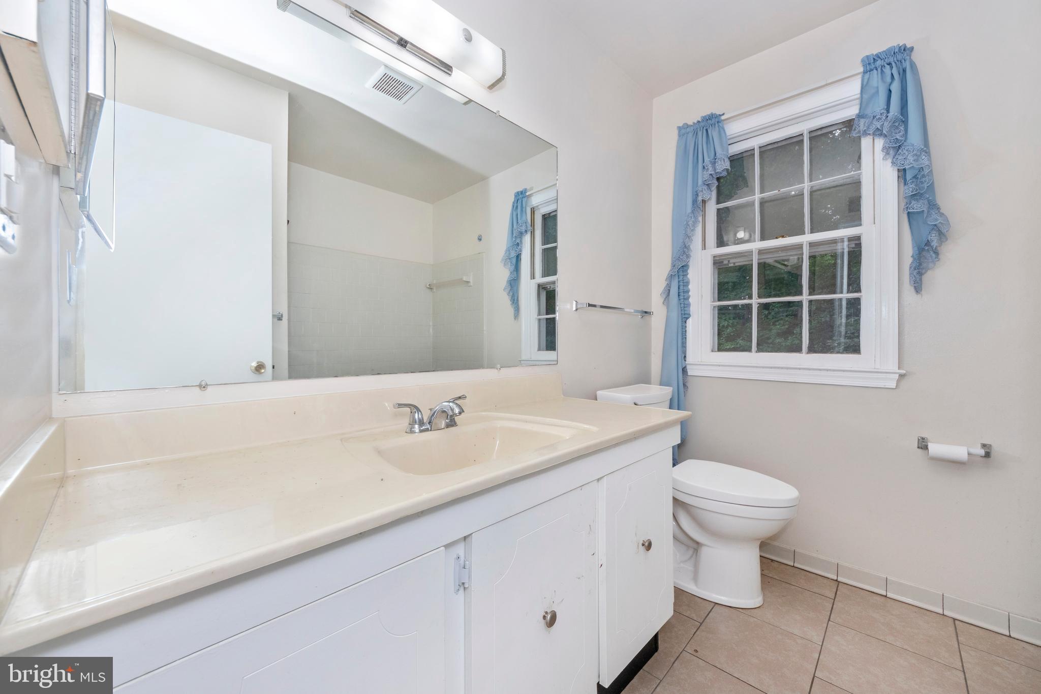 COLLEGE PARK WOODS - Residential