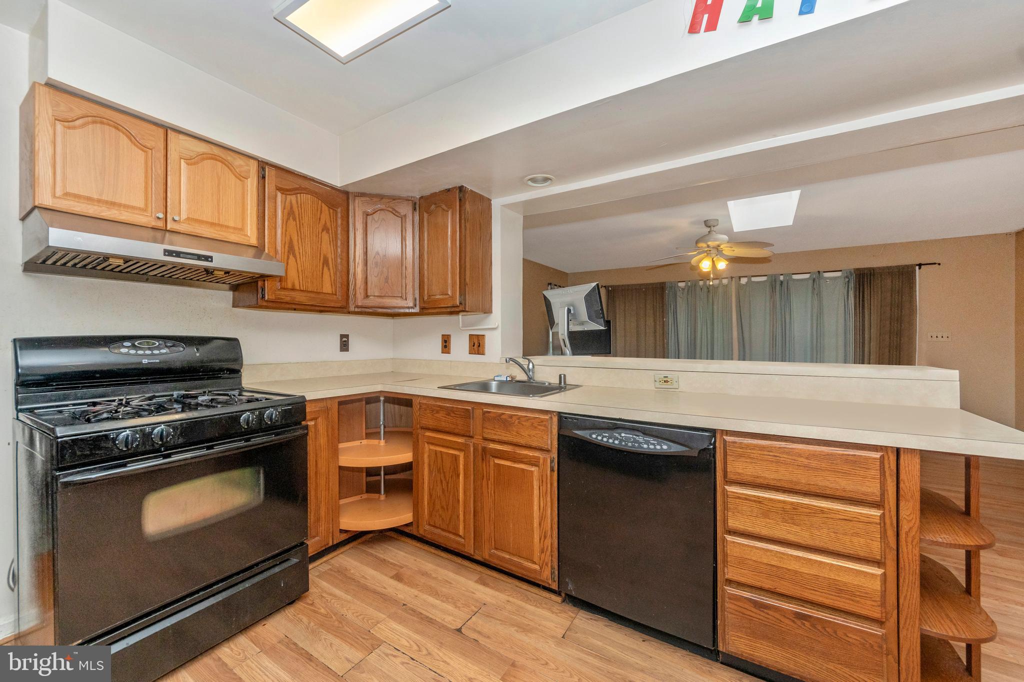 COLLEGE PARK WOODS - Residential