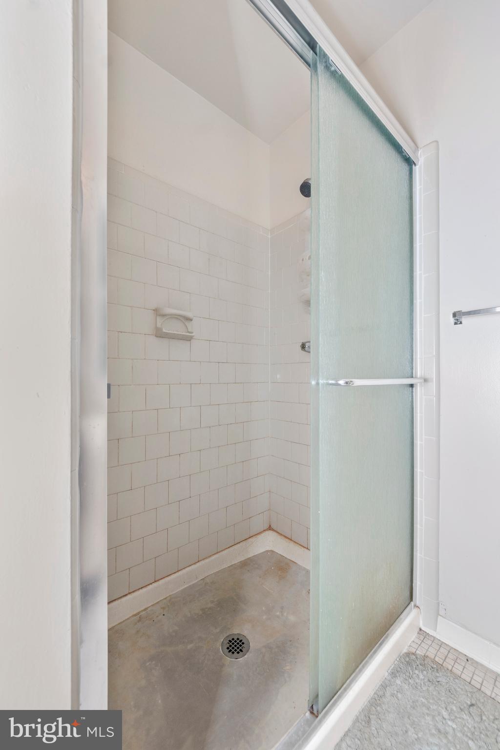 COLLEGE PARK WOODS - Residential