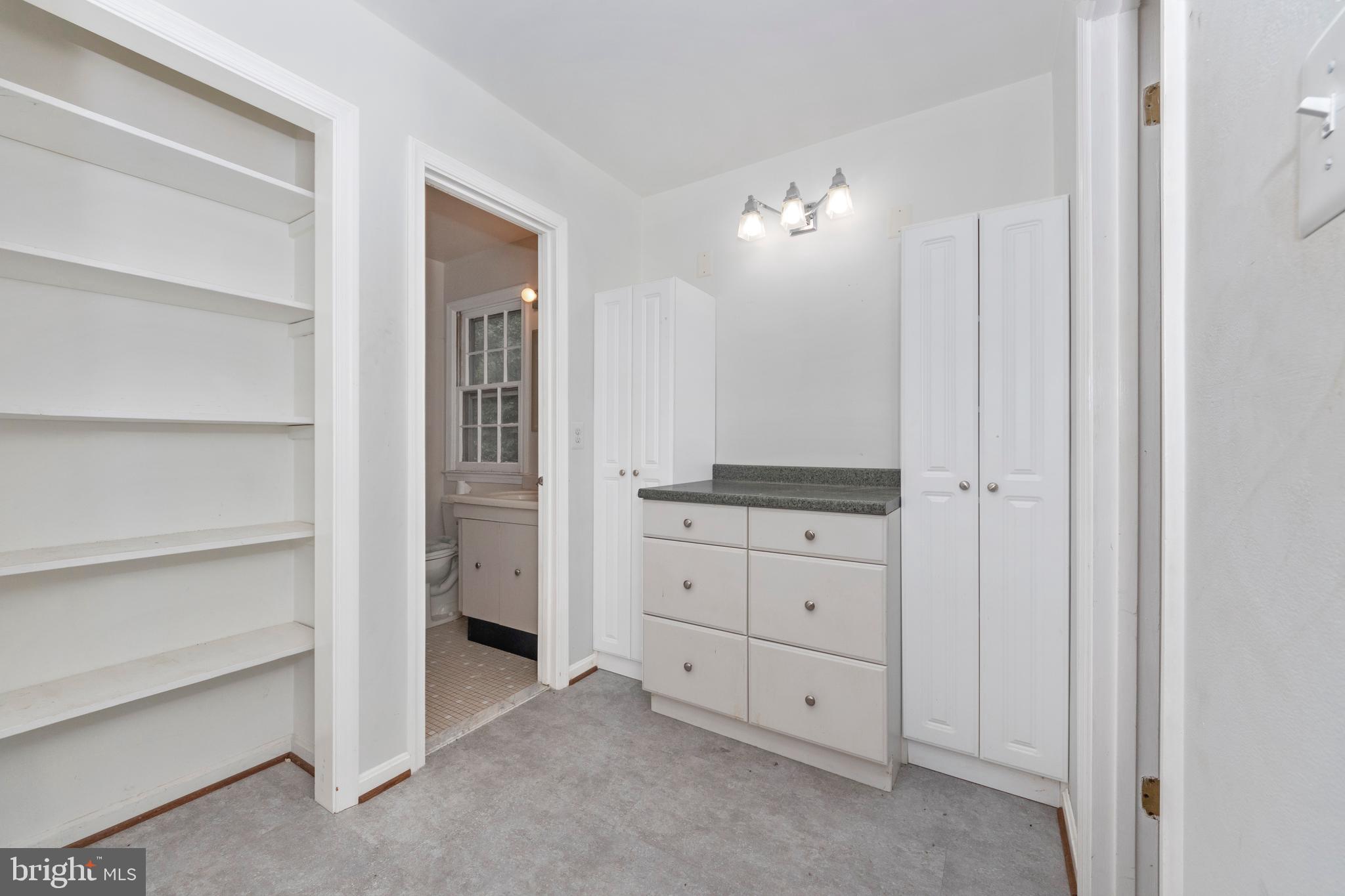 COLLEGE PARK WOODS - Residential