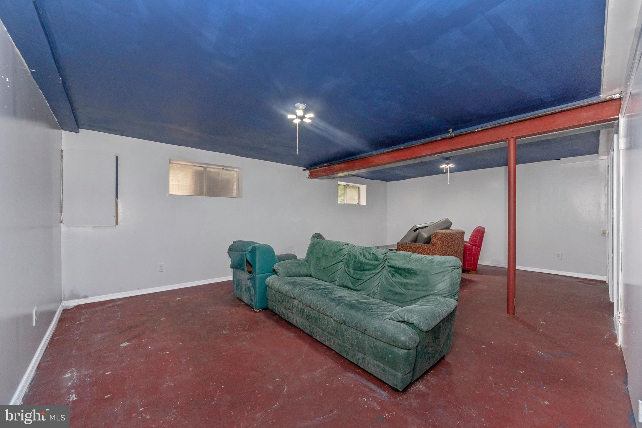 COLLEGE PARK WOODS - Residential