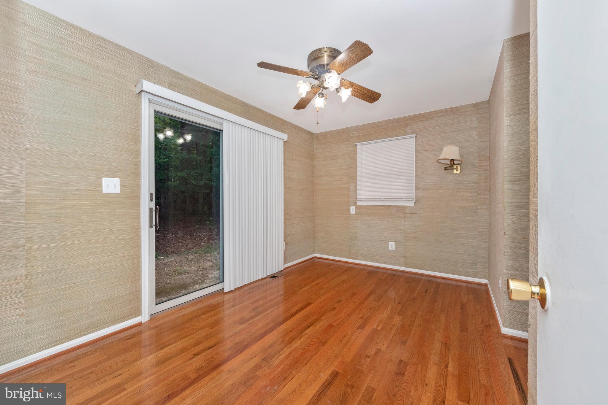 COLLEGE PARK WOODS - Residential