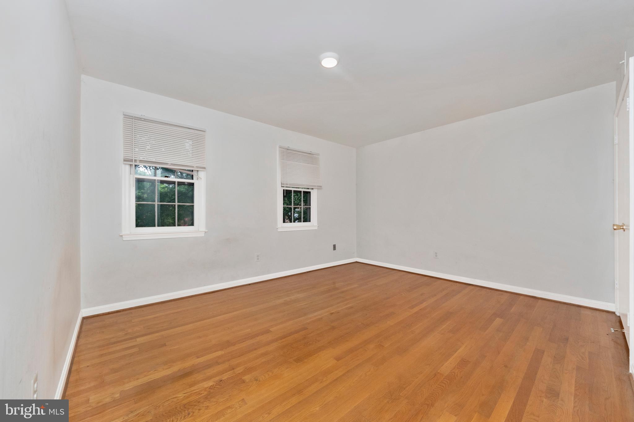 COLLEGE PARK WOODS - Residential