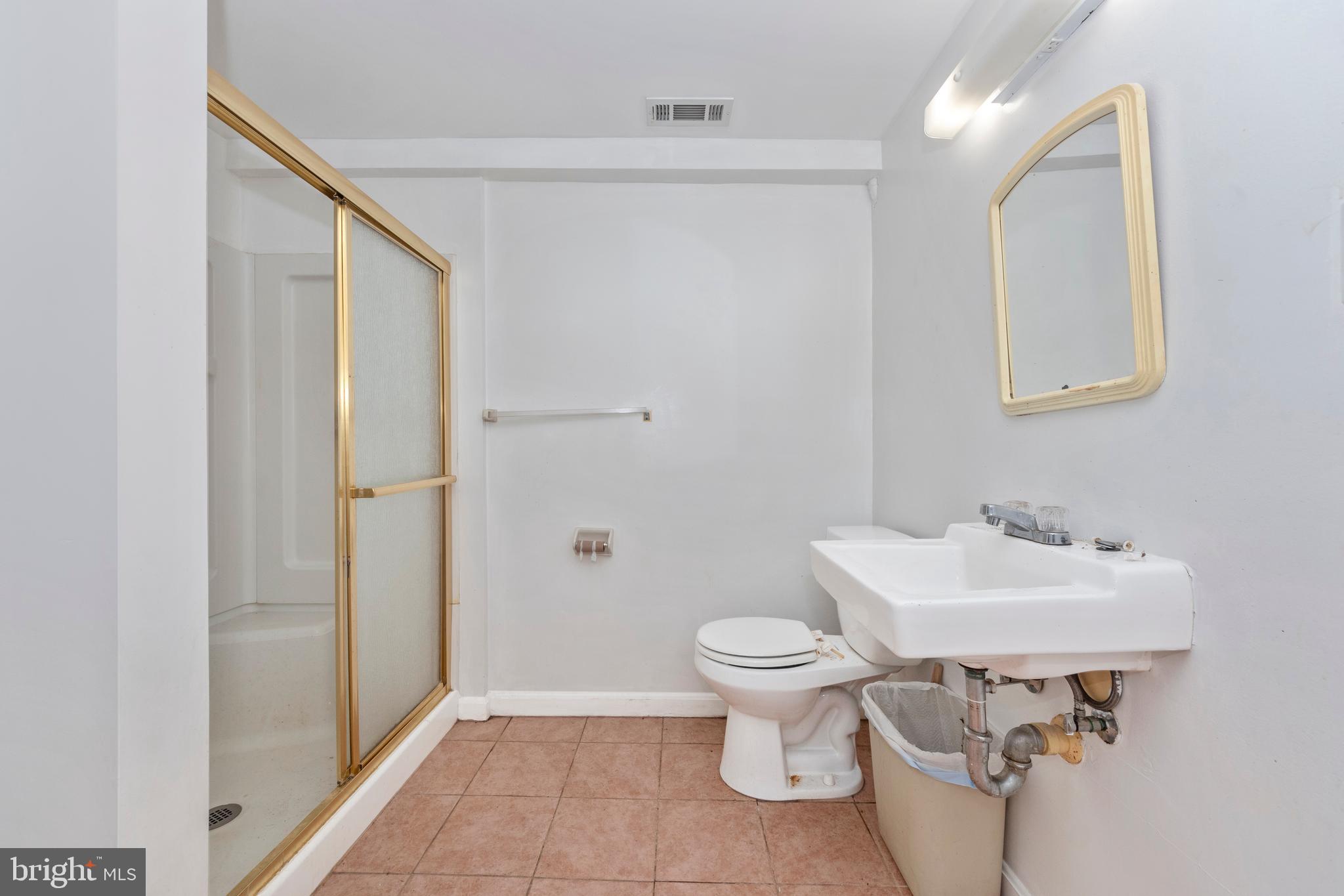 COLLEGE PARK WOODS - Residential