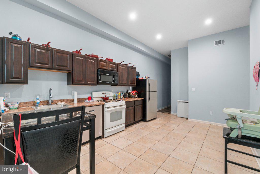 UPTON - Residential Income