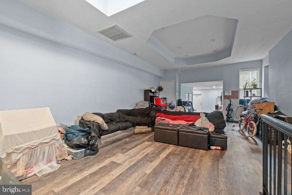 UPTON - Residential Income