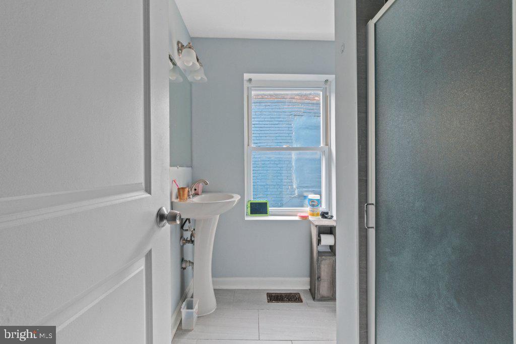 UPTON - Residential Income