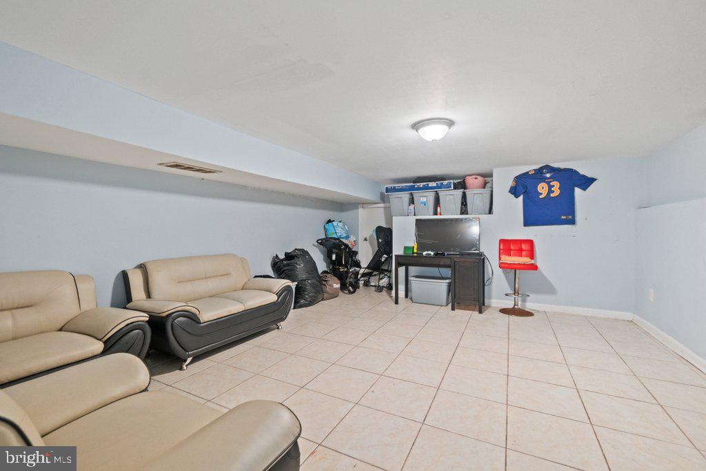 UPTON - Residential Income