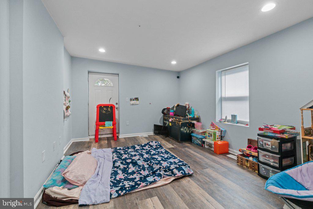 UPTON - Residential Income