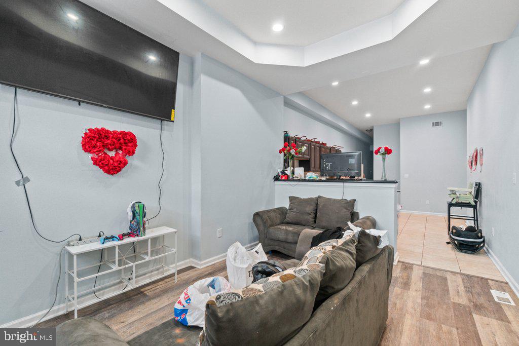 UPTON - Residential Income