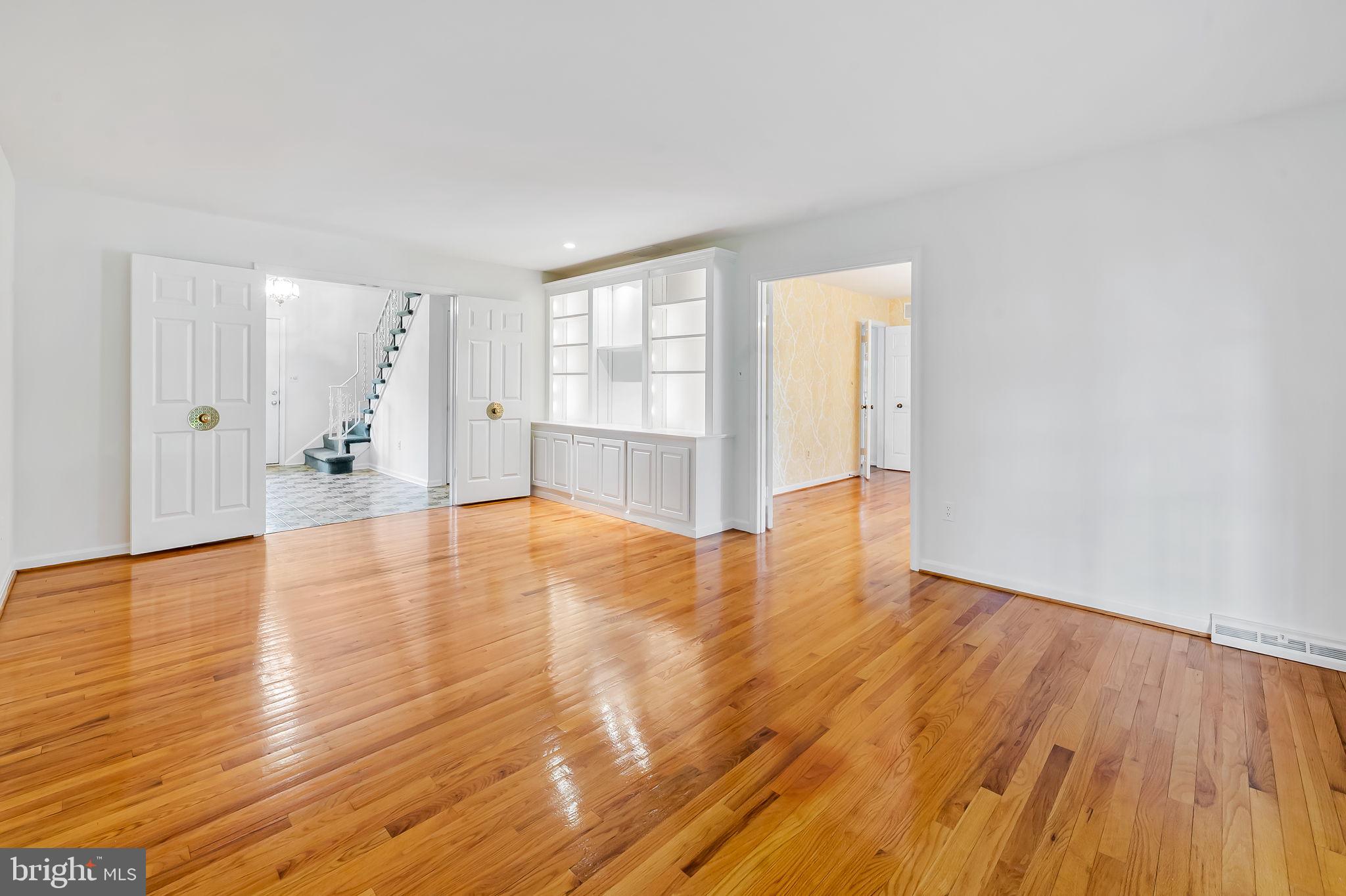 FALLS ROAD CORRIDOR - Residential