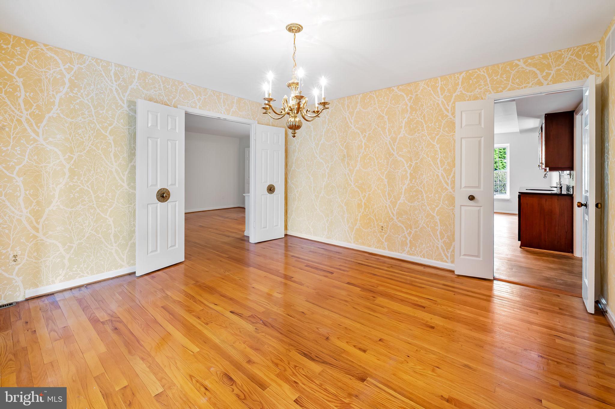 FALLS ROAD CORRIDOR - Residential