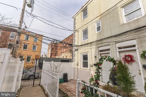 1305 N Lawrence Street Unit 1, Philadelphia, PA MLS: PAPH2455970