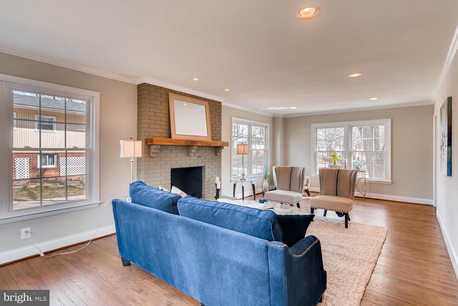 NORTHAMPTON - Residential