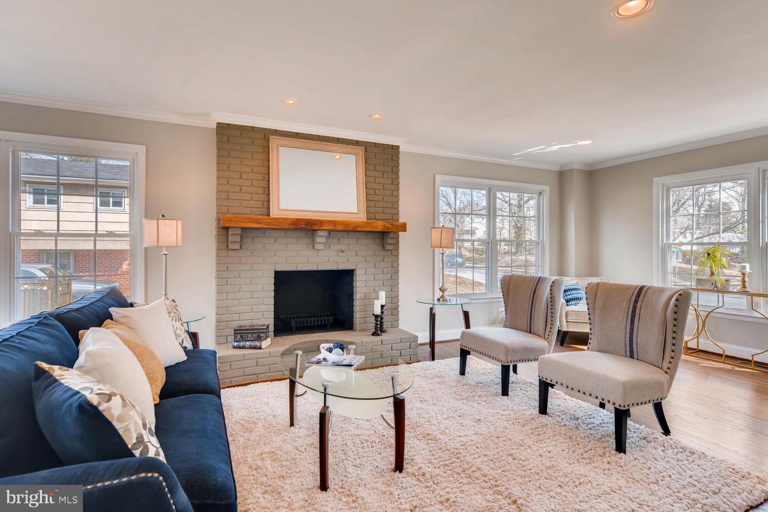 NORTHAMPTON - Residential