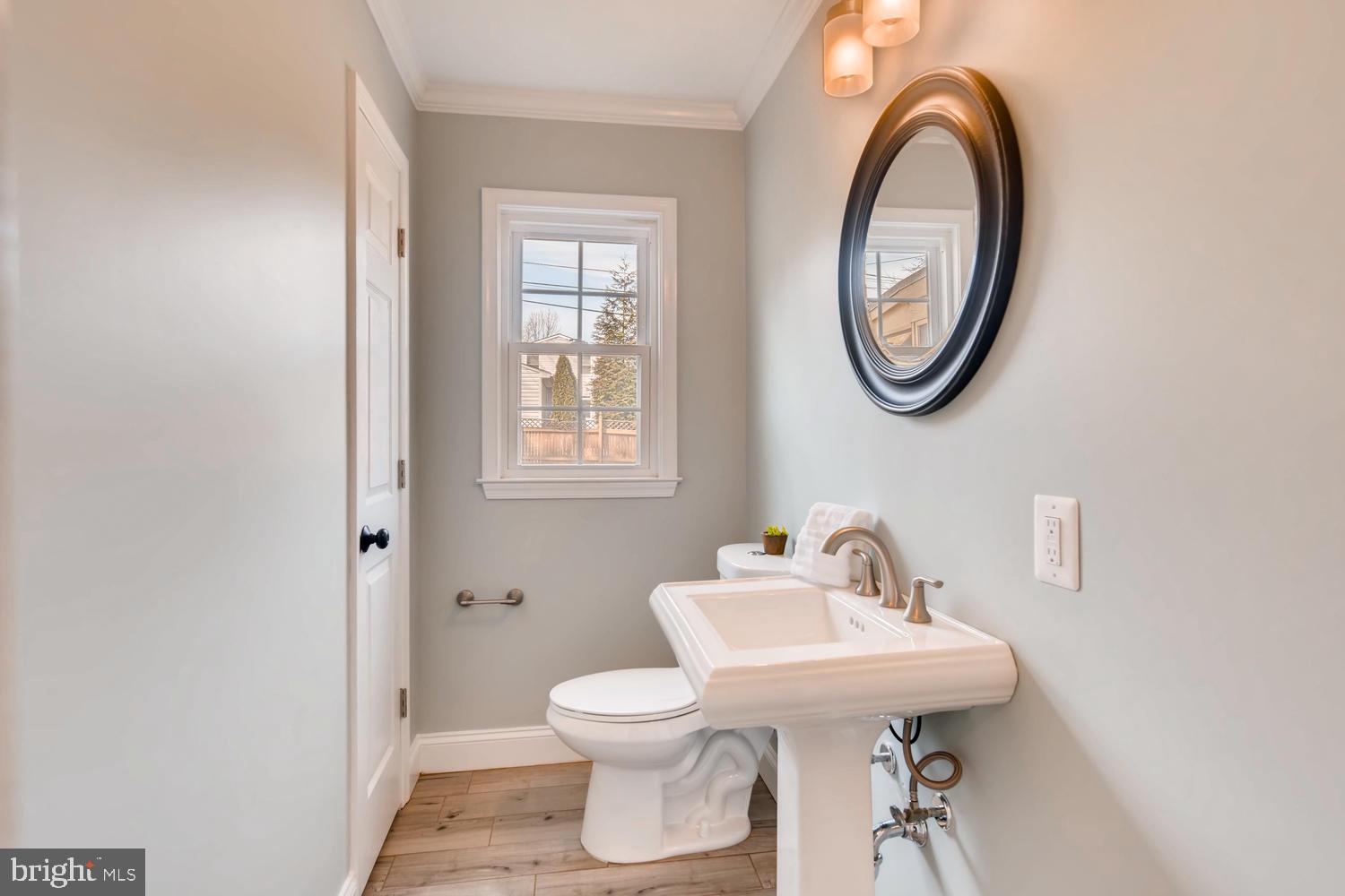 NORTHAMPTON - Residential