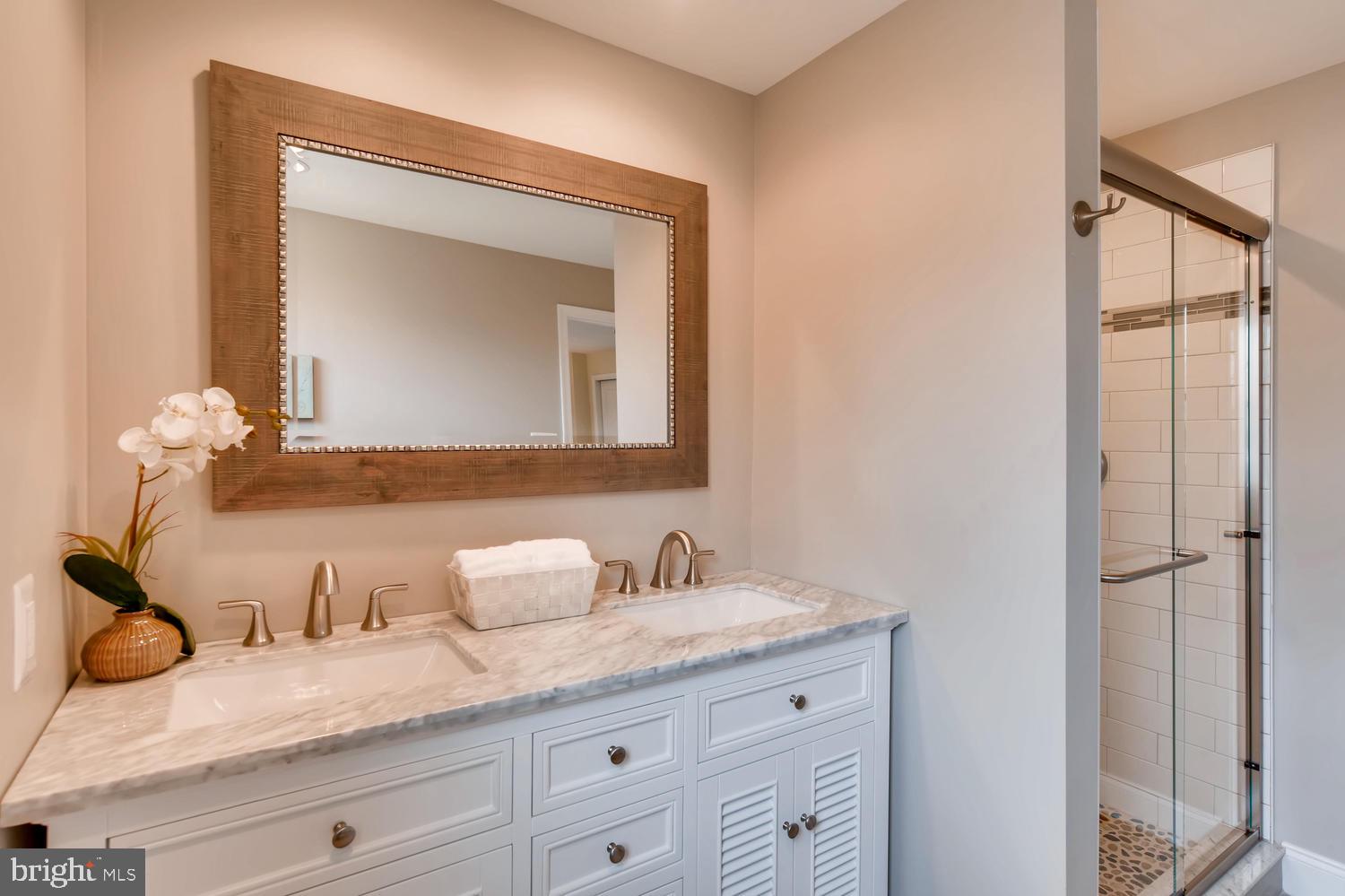 NORTHAMPTON - Residential