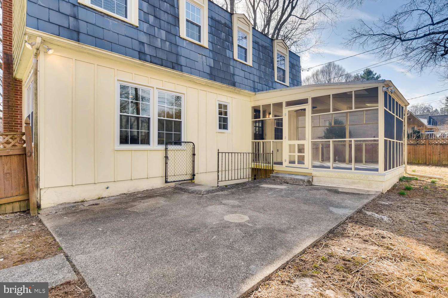 NORTHAMPTON - Residential